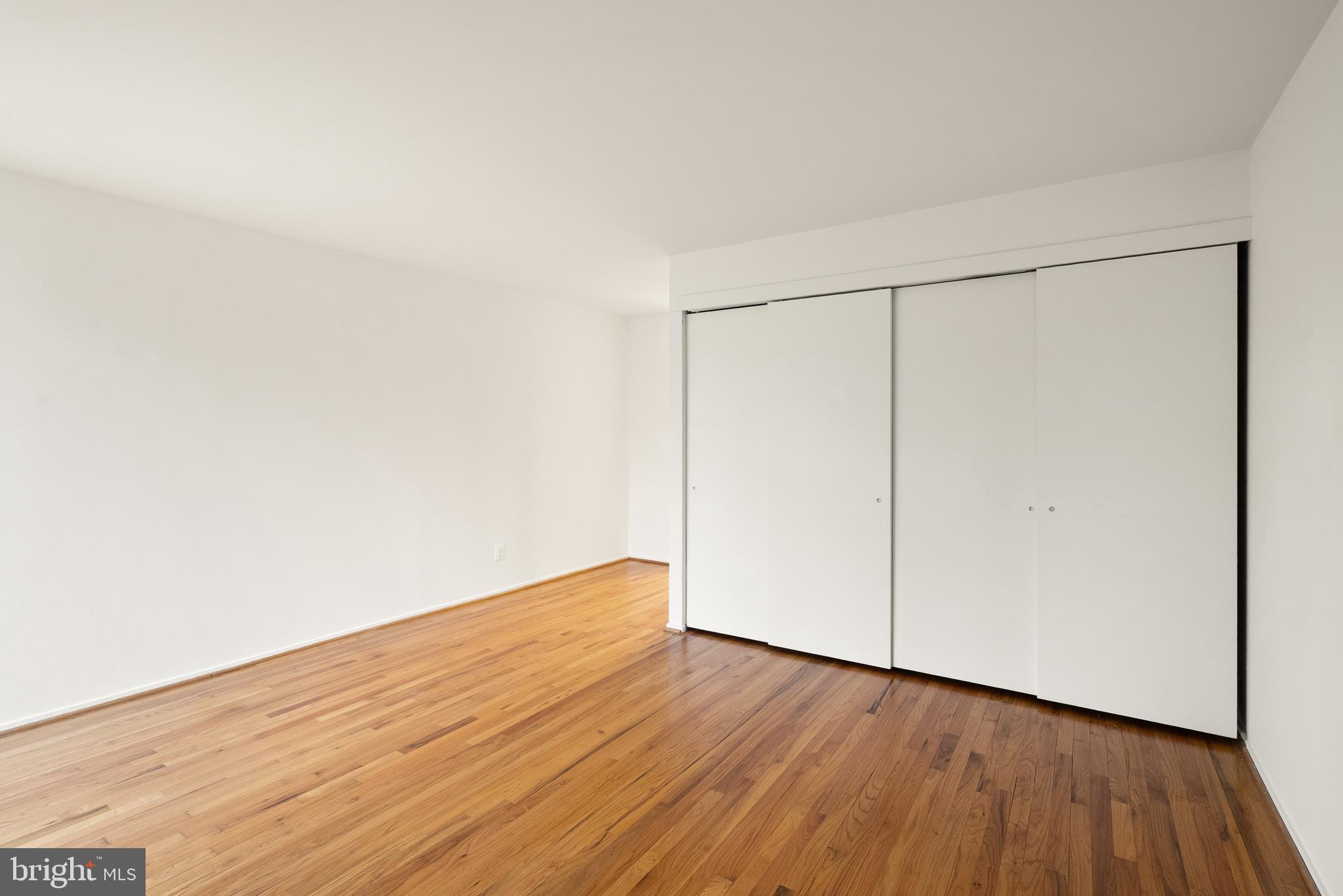 WASHINGTON PLAZA - Residential