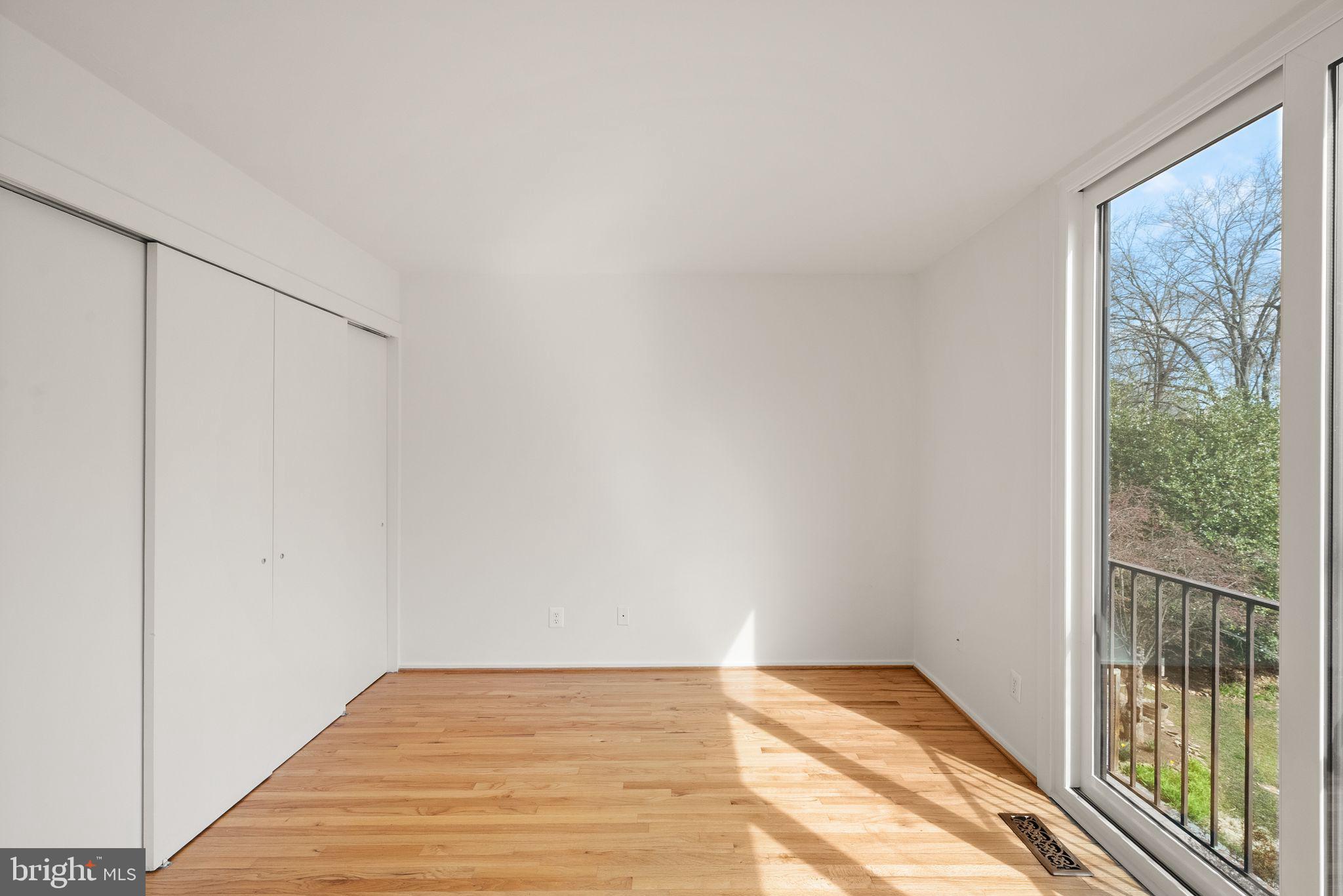 WASHINGTON PLAZA - Residential