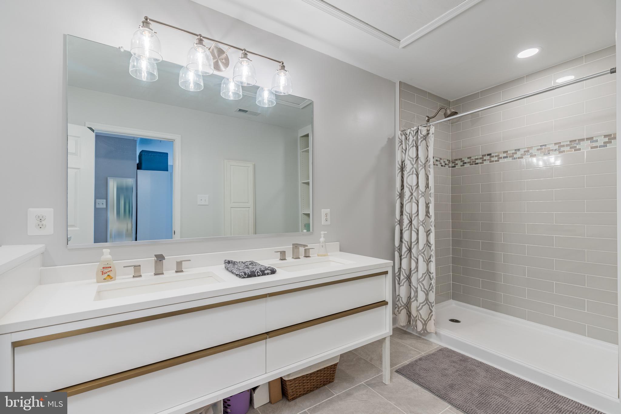 WINTERS RUN MANOR - Residential