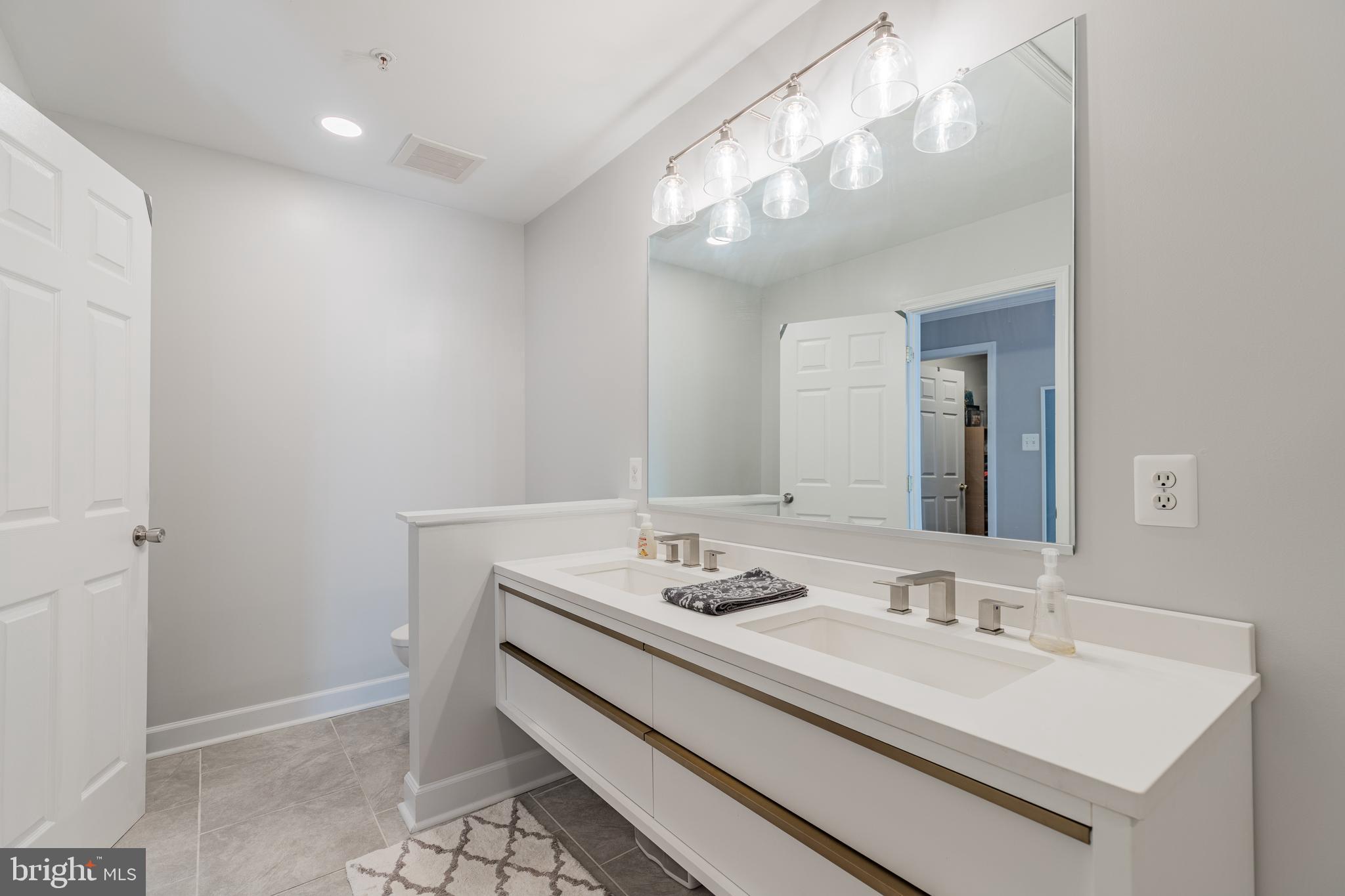 WINTERS RUN MANOR - Residential