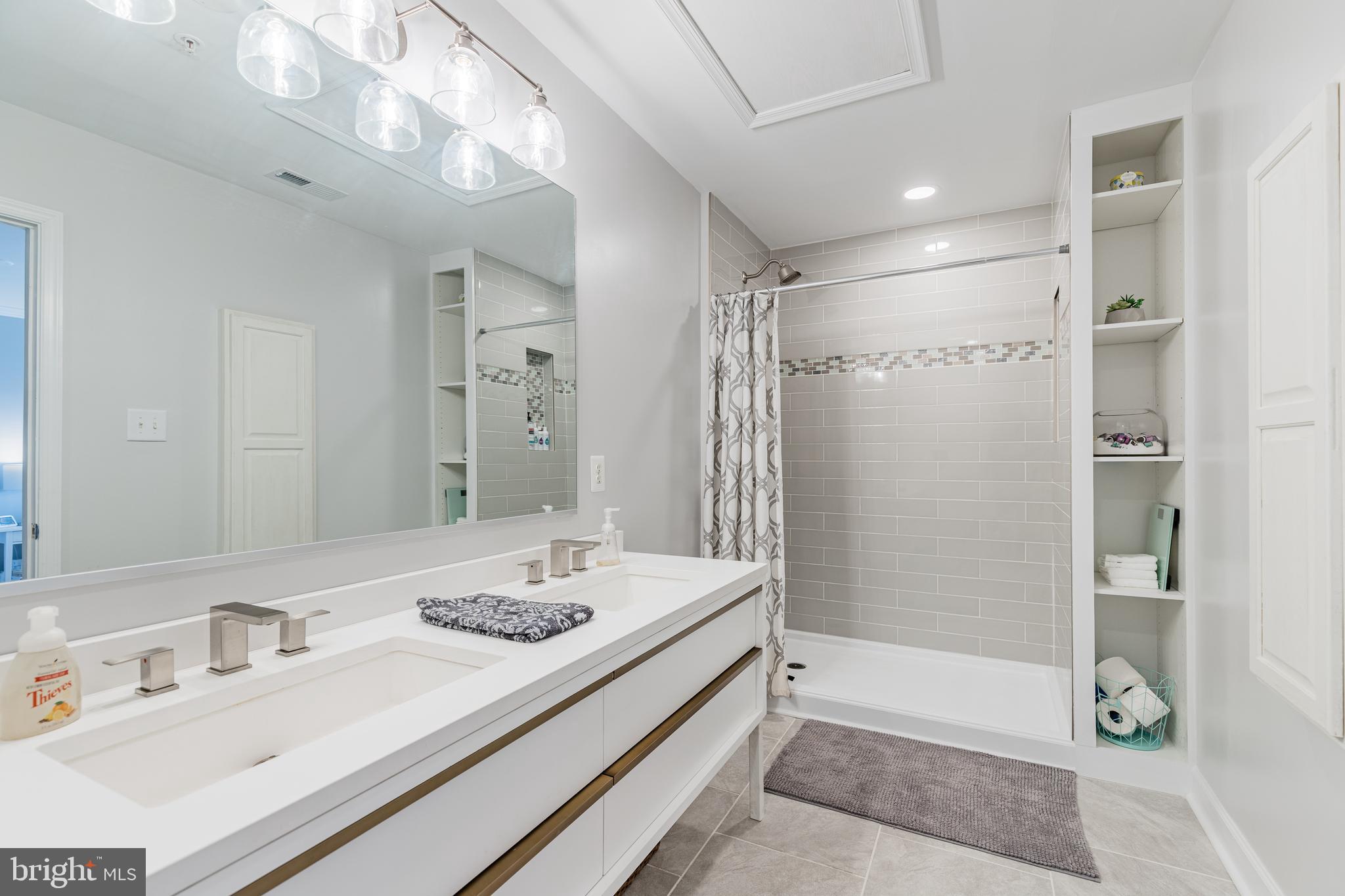 WINTERS RUN MANOR - Residential