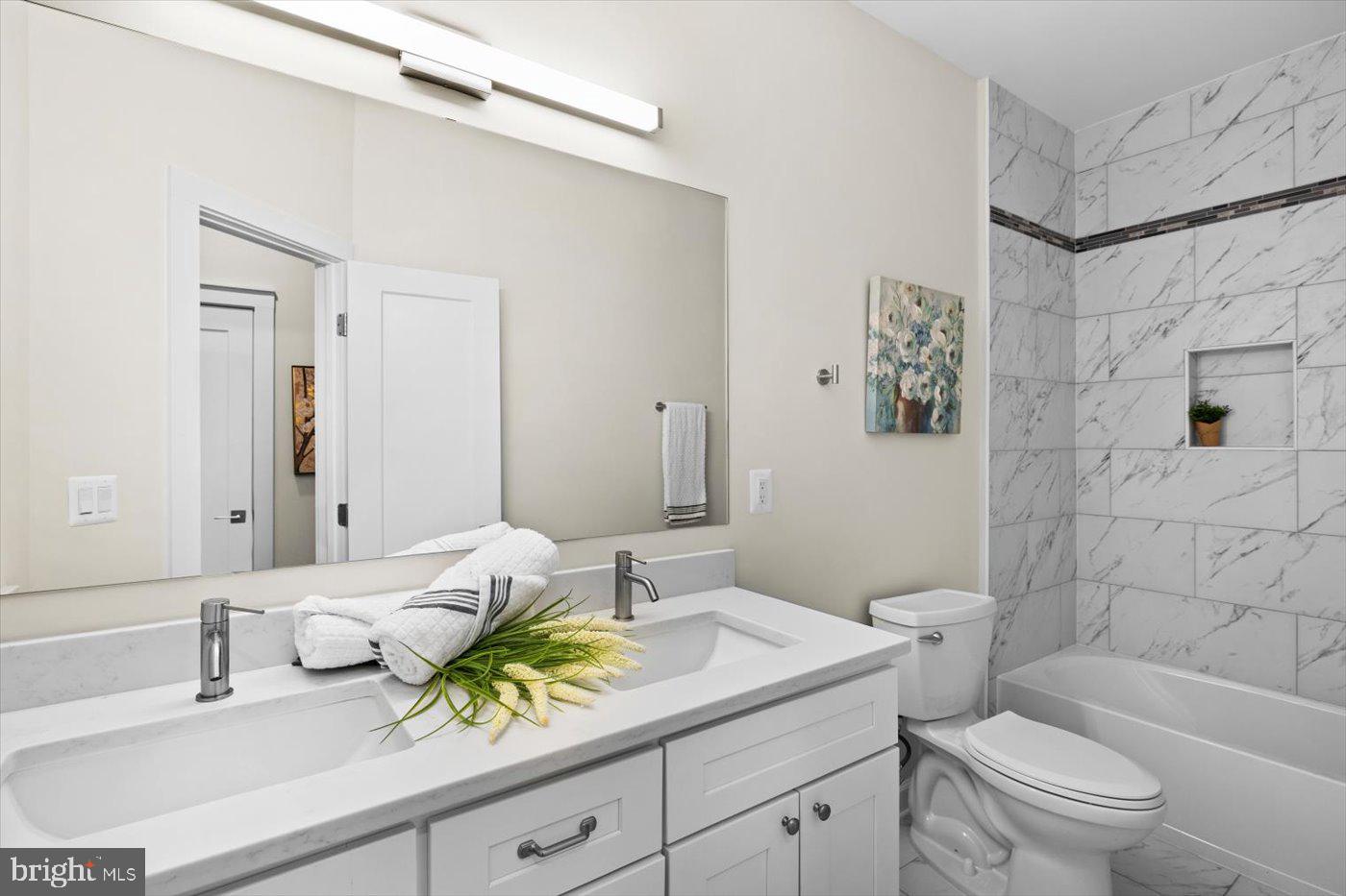 LAKE OF THE WOODS - Residential