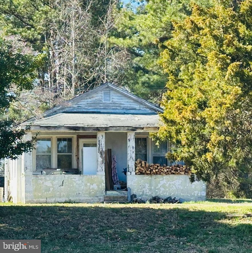 Opportunity awaits with this 1,296sq.ft. 3-bedroom, 1-bathroom home, built in 1944 on a spacious 1.30-acres. This home is strictly being sold "As-Is, Where-Is" & presents a unique opportunity for investors or anyone looking to put their personal touch on a property. Whether you're a seasoned investor or someone looking to embark on a renovation project, this home is ready for its next chapter. This is more than just a house; it's an opportunity to invest in a property with great bones in a great location near the lovely town of King George, NSWC Dahlgren, Colonial Beach, the Harry Nice Bridge & historical Port Royal. Don’t miss this fantastic opportunity, schedule your showing today!