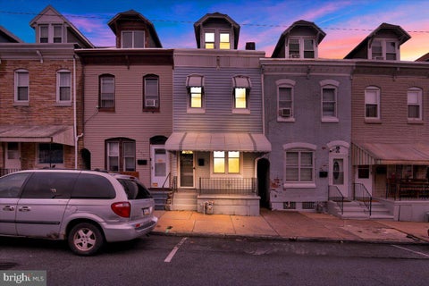 Townhouse For Sale - 622 N 12th Street<br/> READING, PA 19604