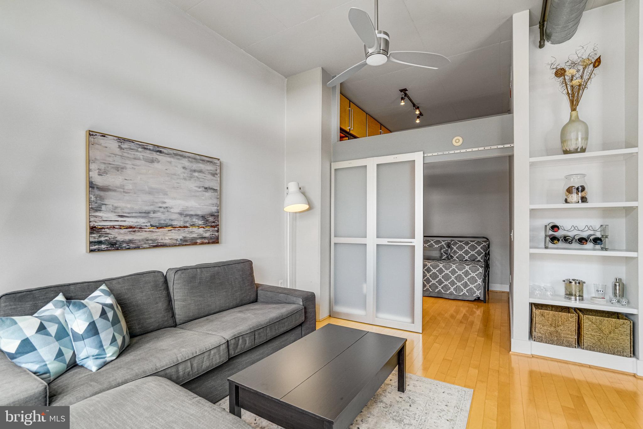 CARLYLE SQUARE - Residential