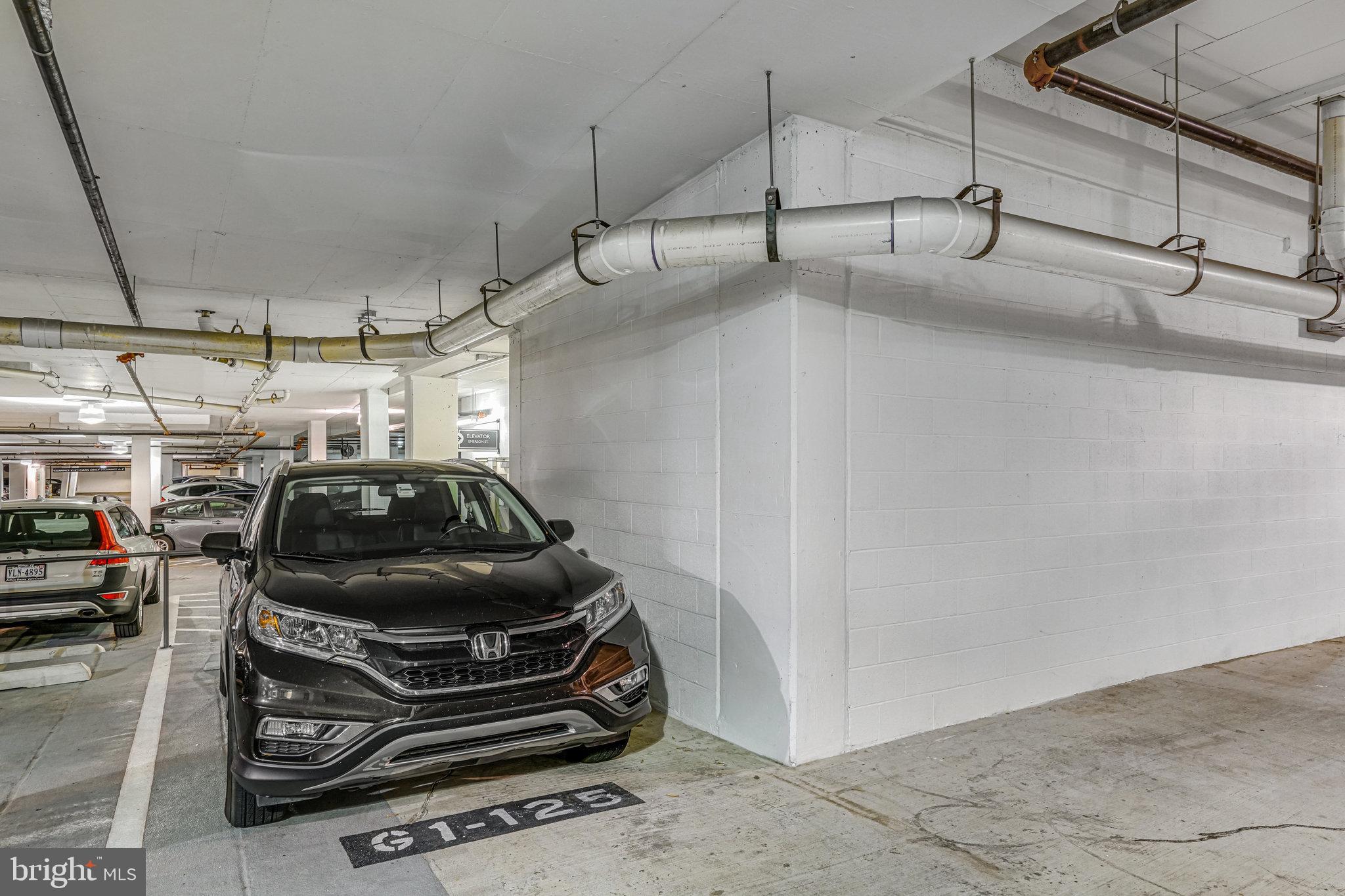 CARLYLE SQUARE - Residential