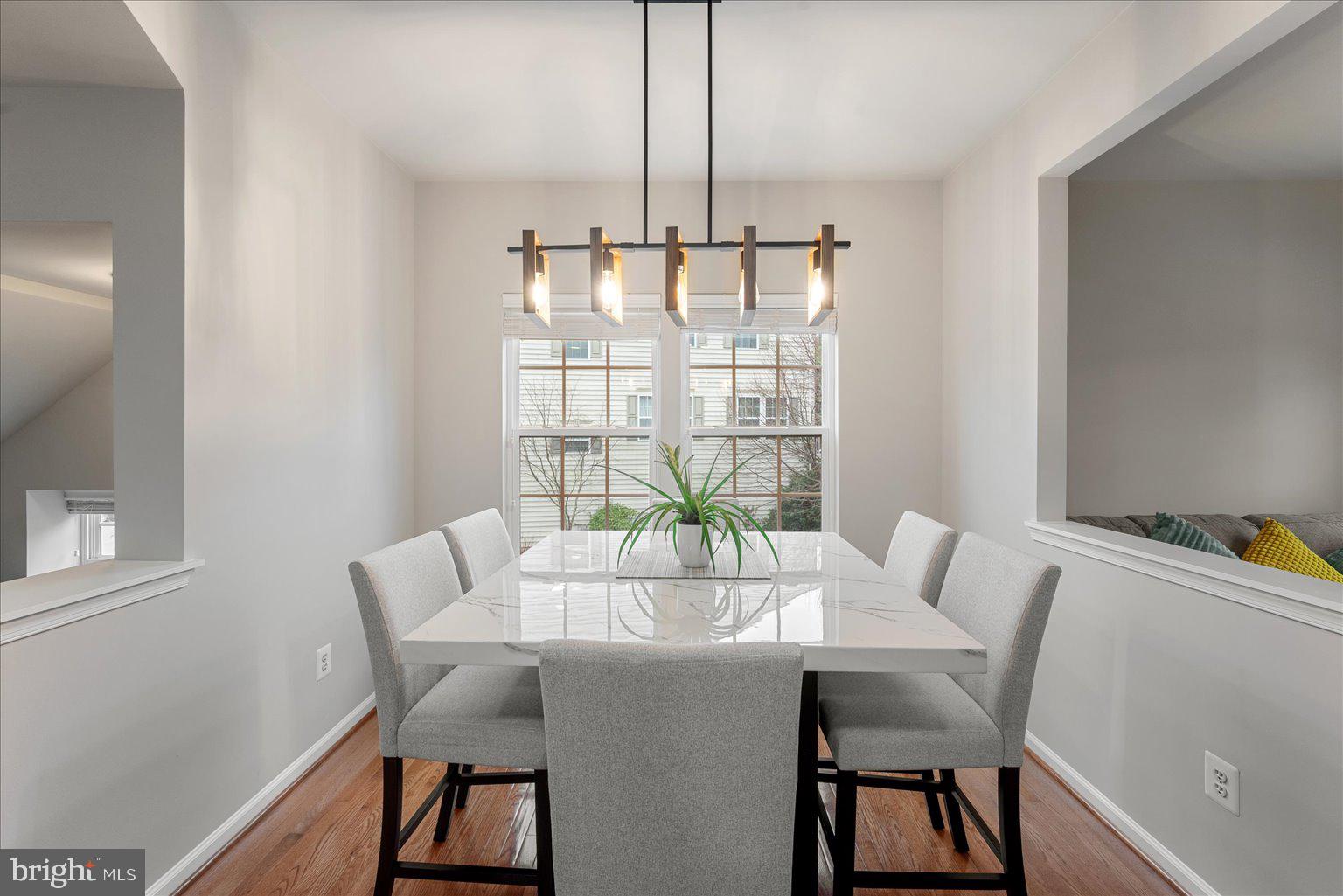 12761 STONE LINED CIRCLE