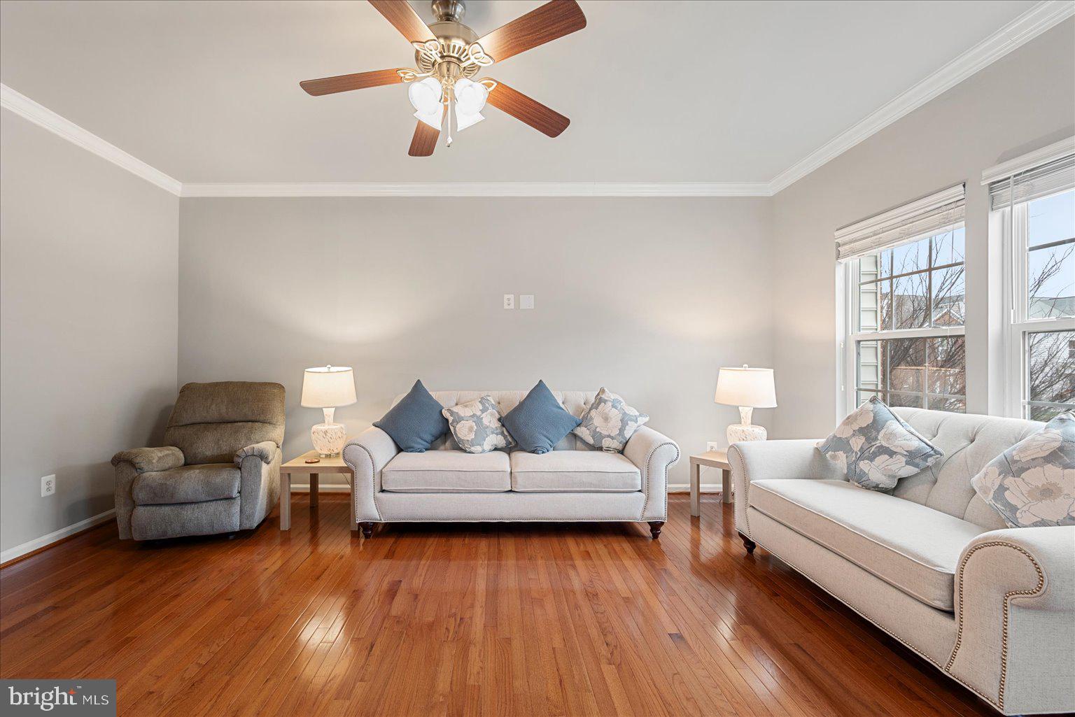 12761 STONE LINED CIRCLE