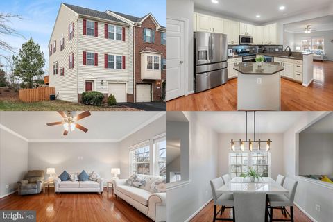 12761 STONE LINED CIRCLE LAKE RIDGE VA 22192