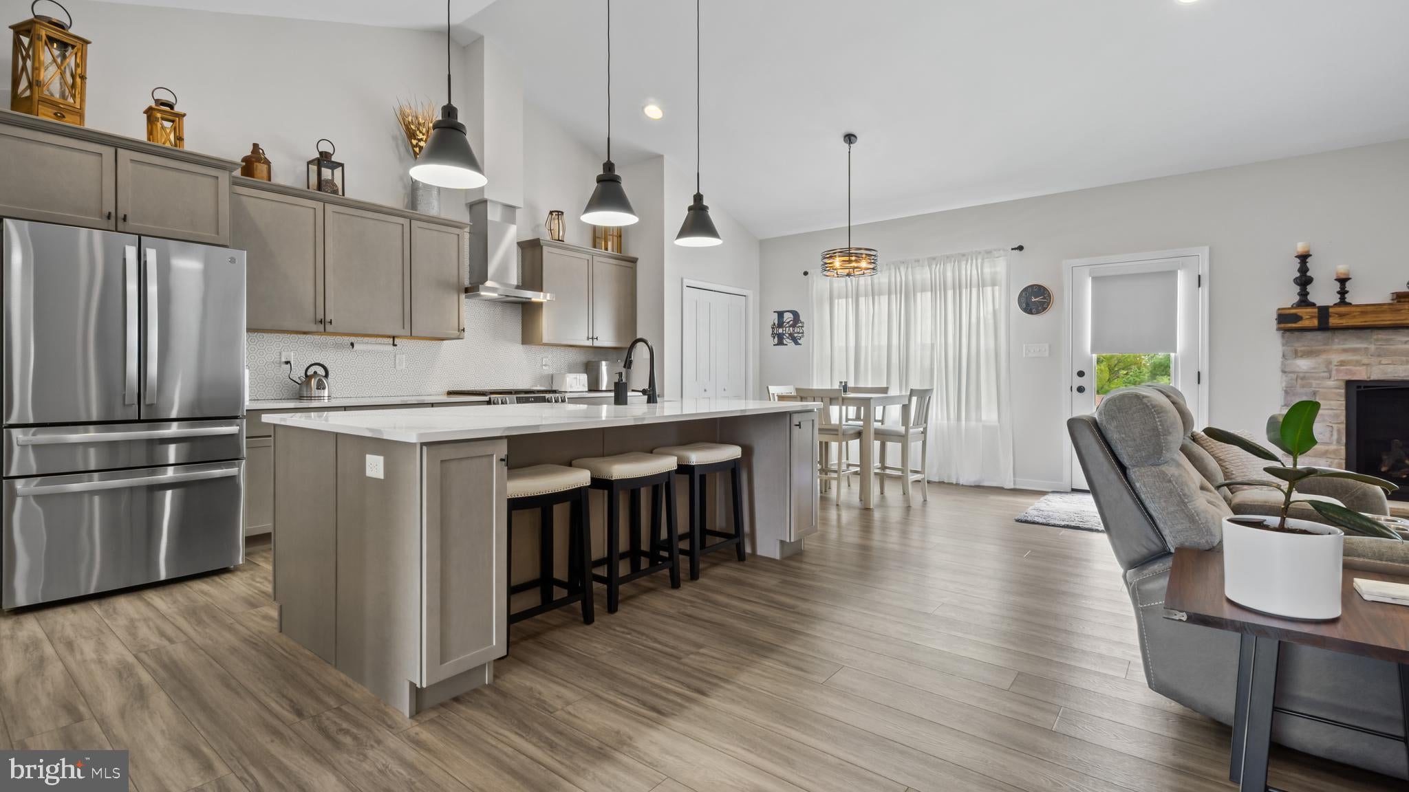 8638 REGAL DRIVE
