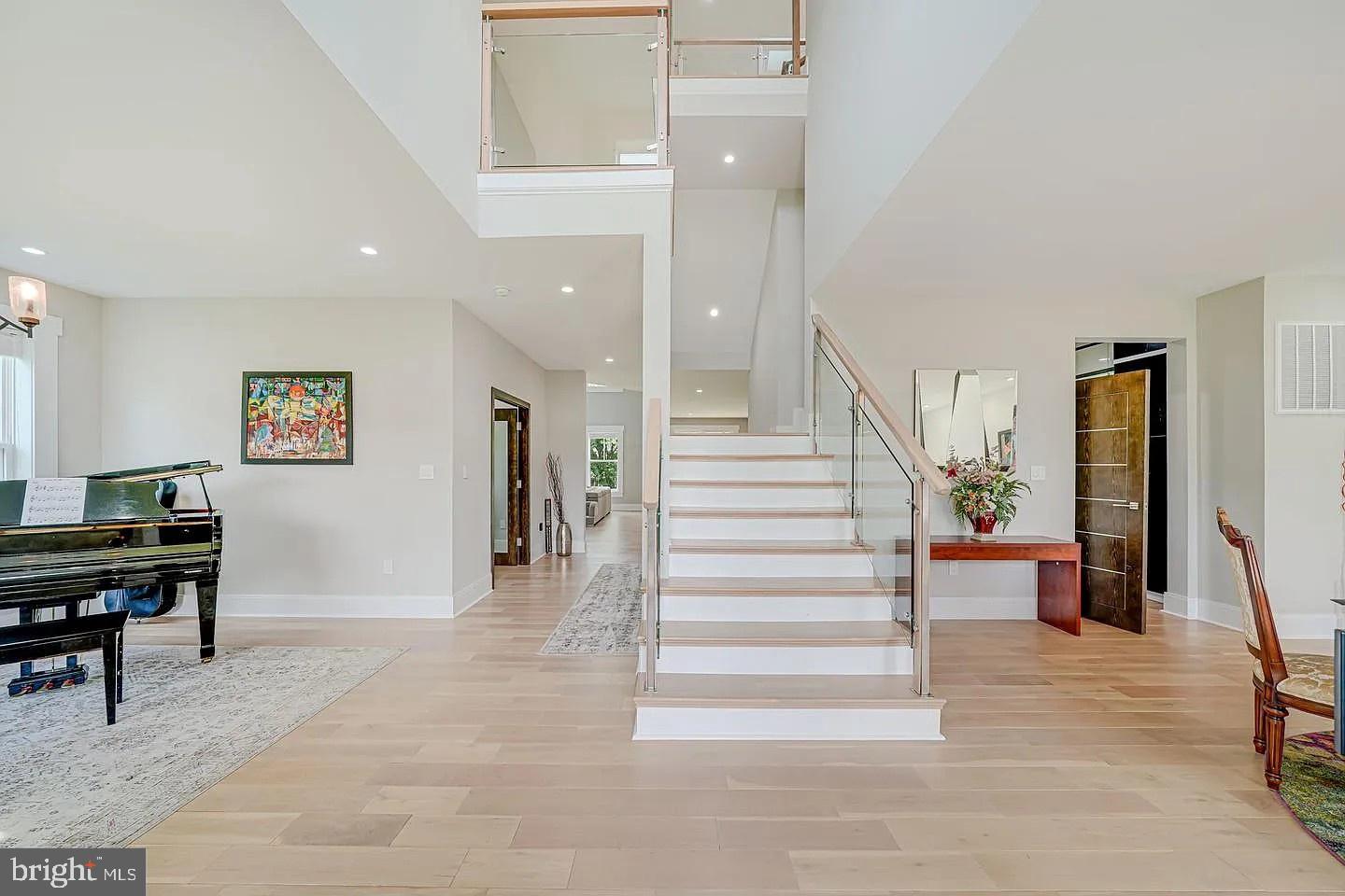 9908 BLAKE LANE