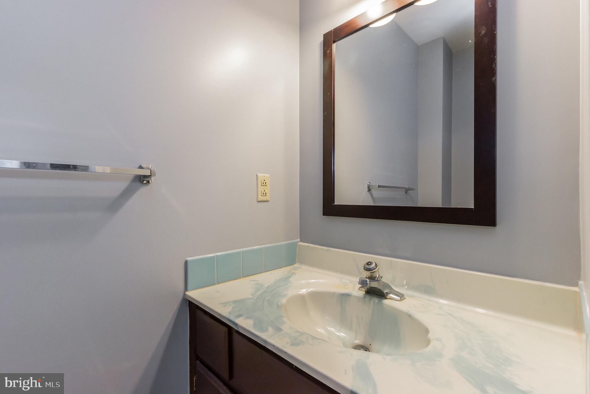 TOWNES OF WAKEFIELD - Residential Lease