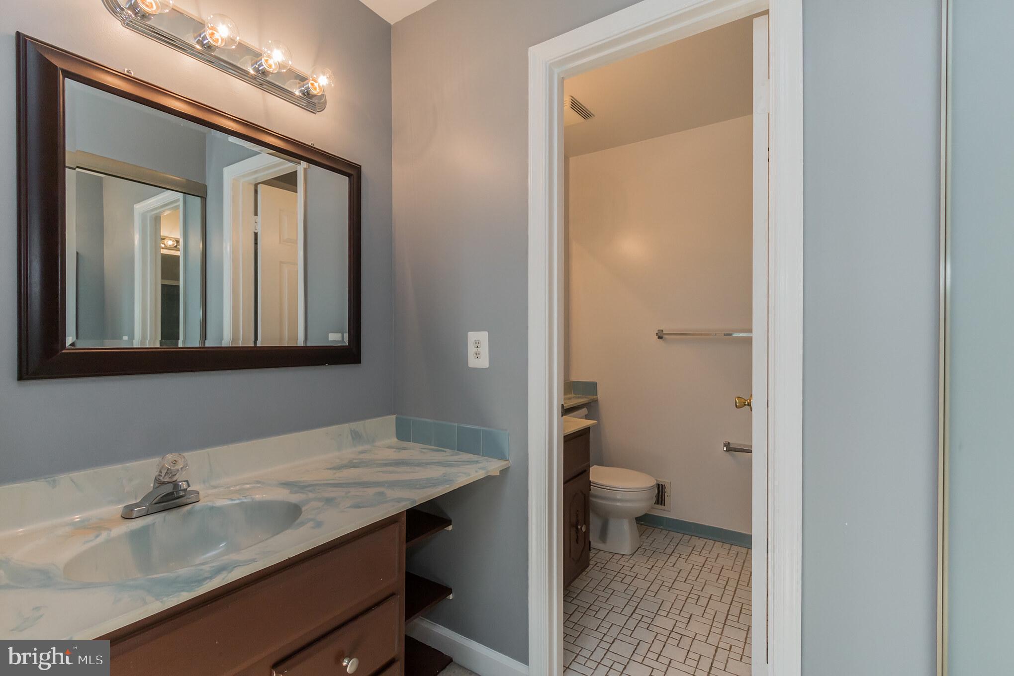 TOWNES OF WAKEFIELD - Residential Lease