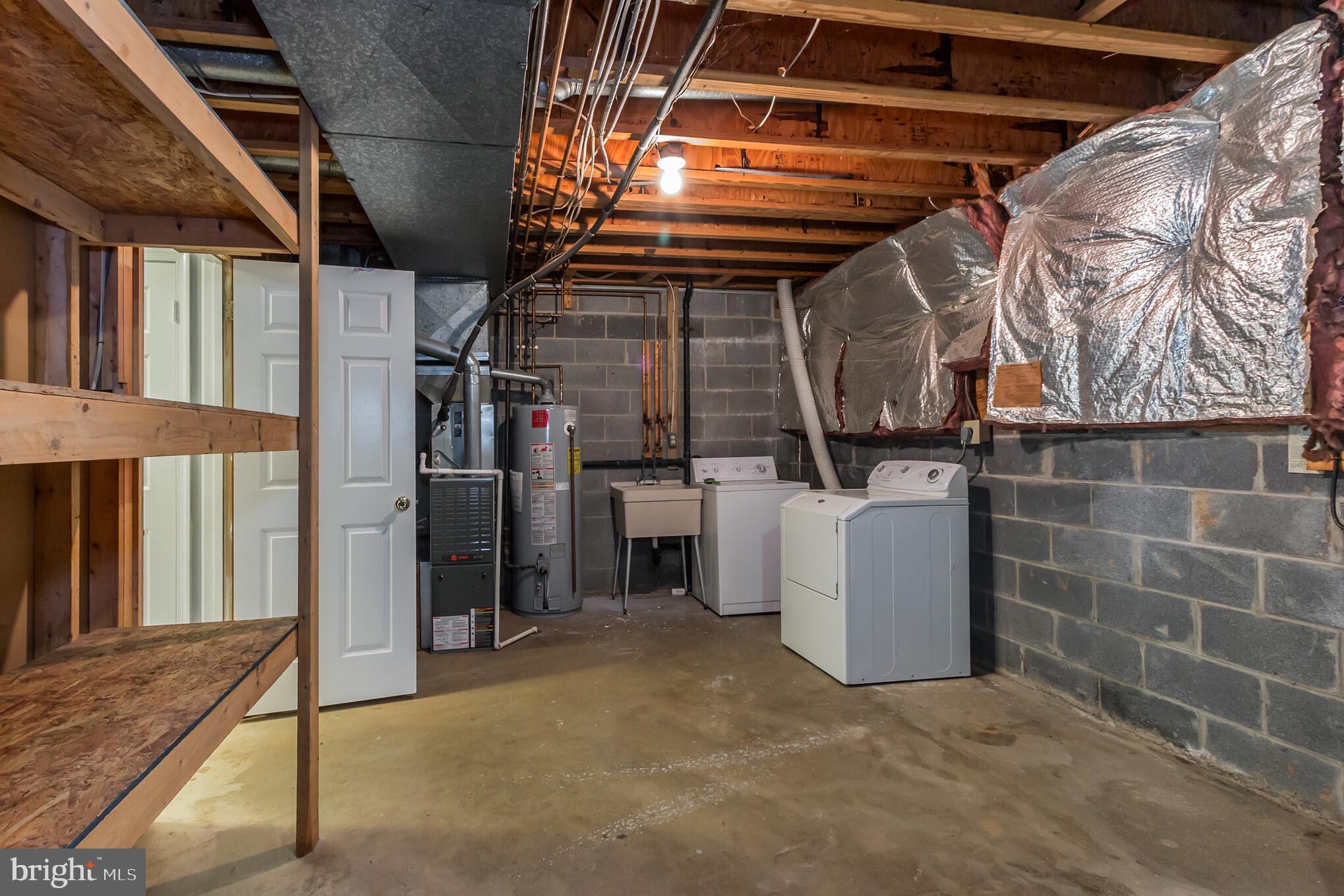 TOWNES OF WAKEFIELD - Residential Lease