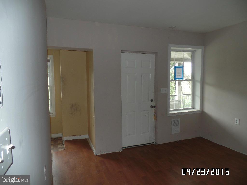 LARCHMONT - Residential