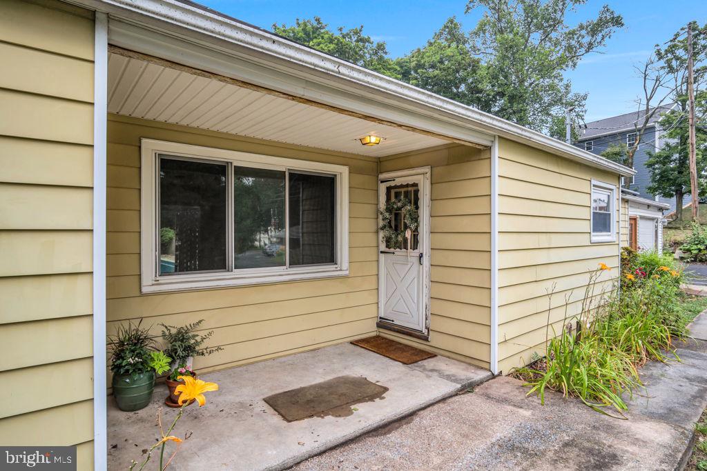 601 GAYNOR LANE