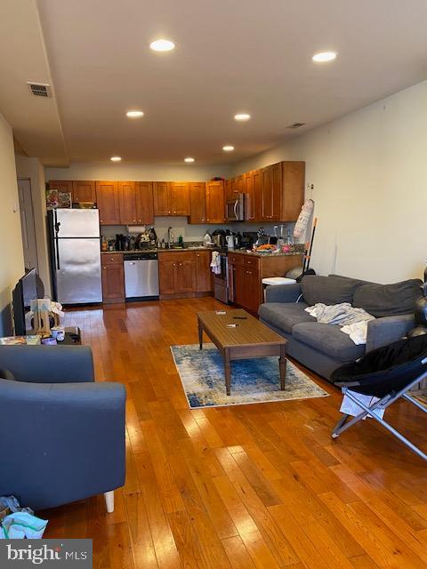 POWELTON VILLAGE - Residential Income