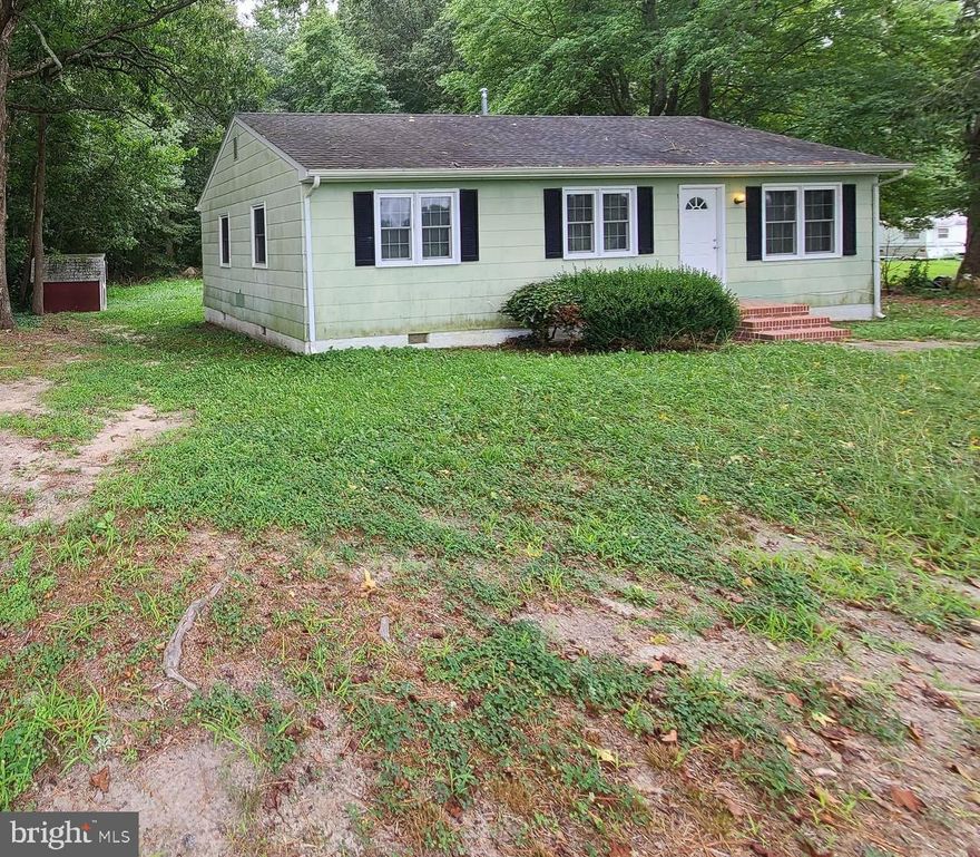 This Diamond of a find is the perfect investment property. The 3 bed 1 bath is ready to rent as is. With certain capital upgrades, the potential resale value is here as well. The price point makes it a catch for anyone. Priced to move quickly. Replacement windows through out. A backyard for a family reunion. This is the one you've been waiting for.