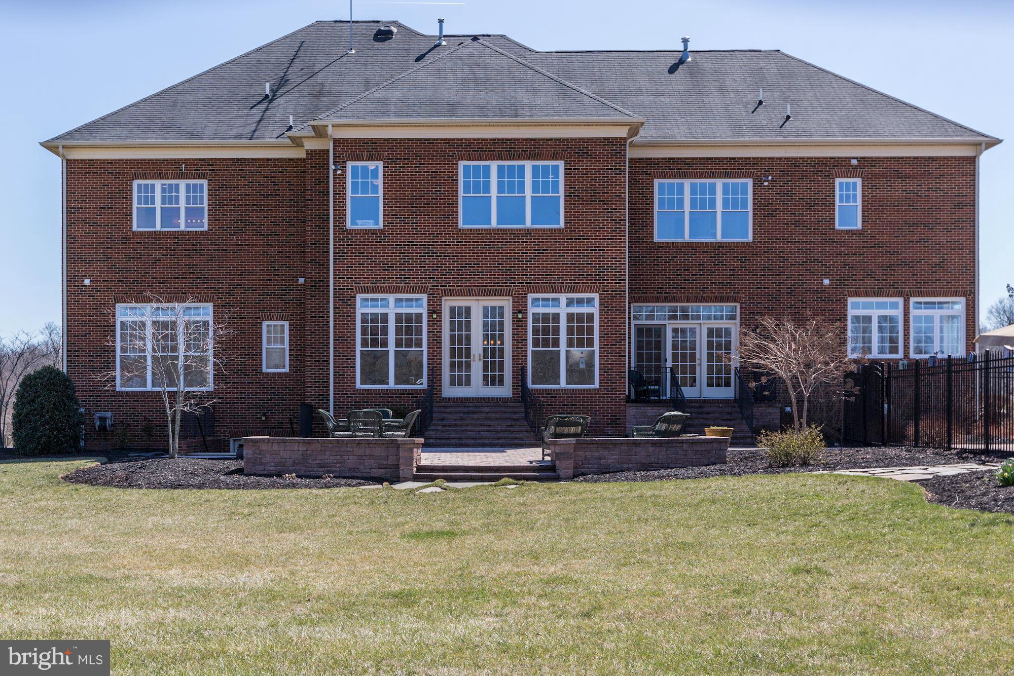 POOLESVILLE - Residential