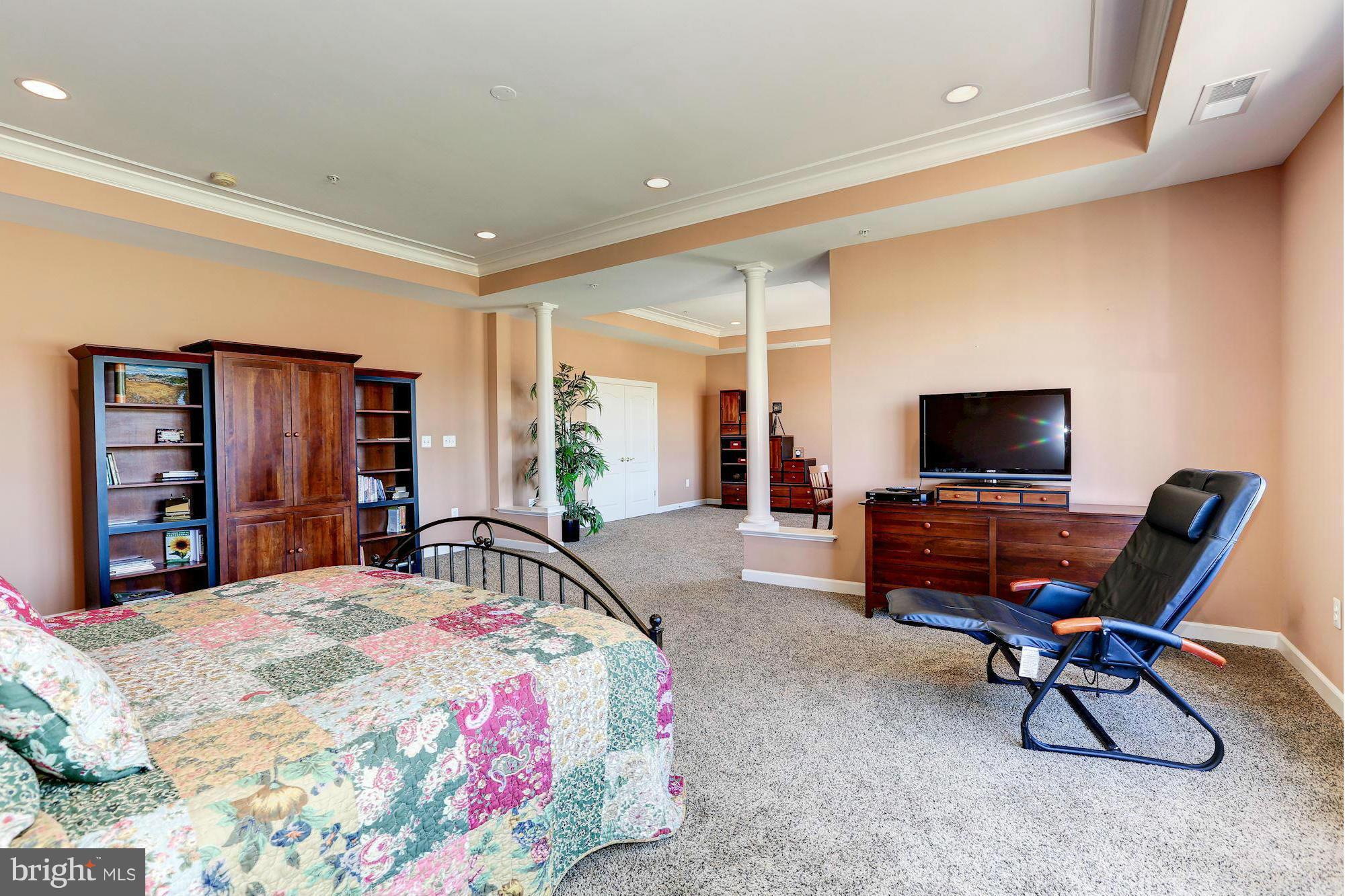 POOLESVILLE - Residential