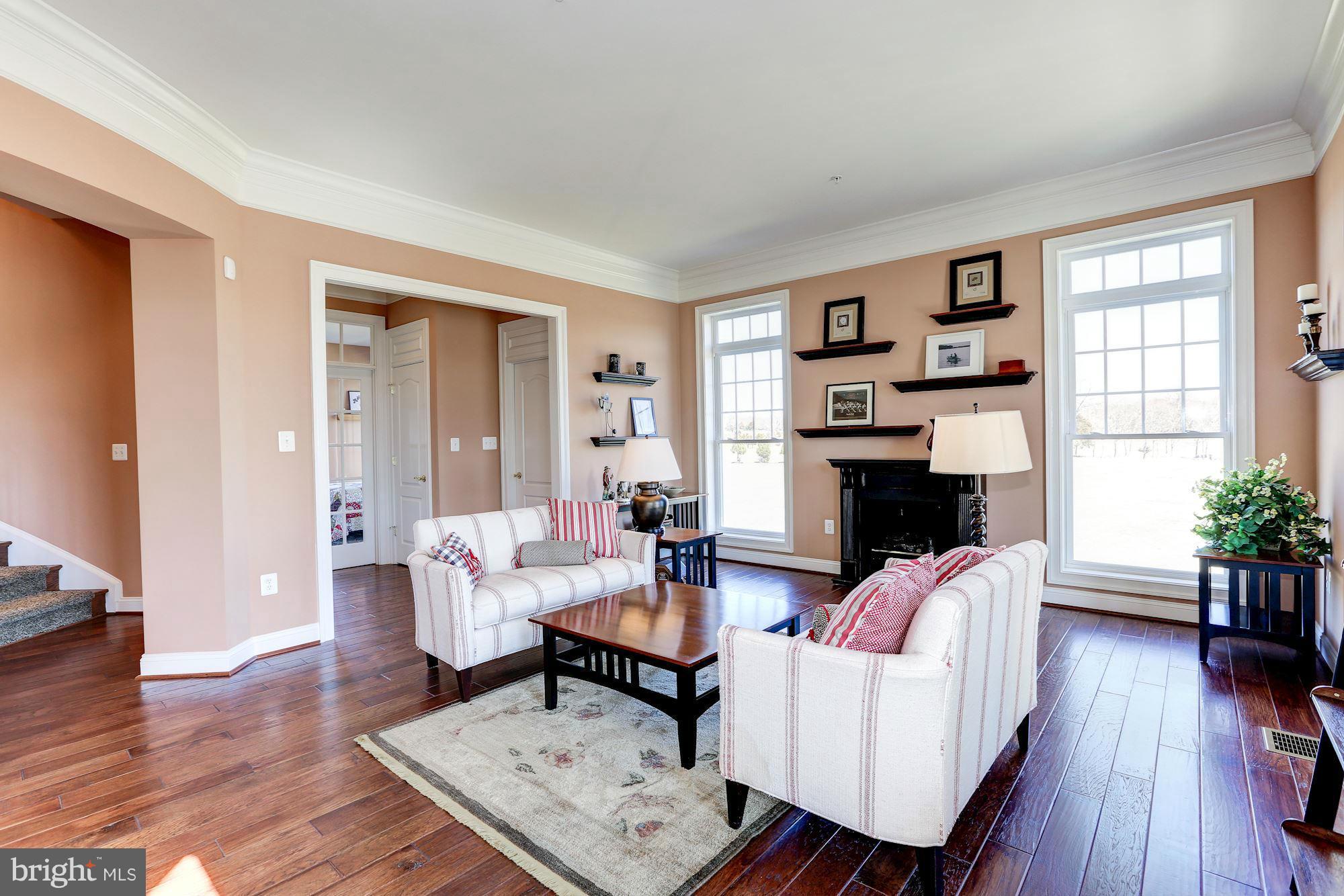 POOLESVILLE - Residential