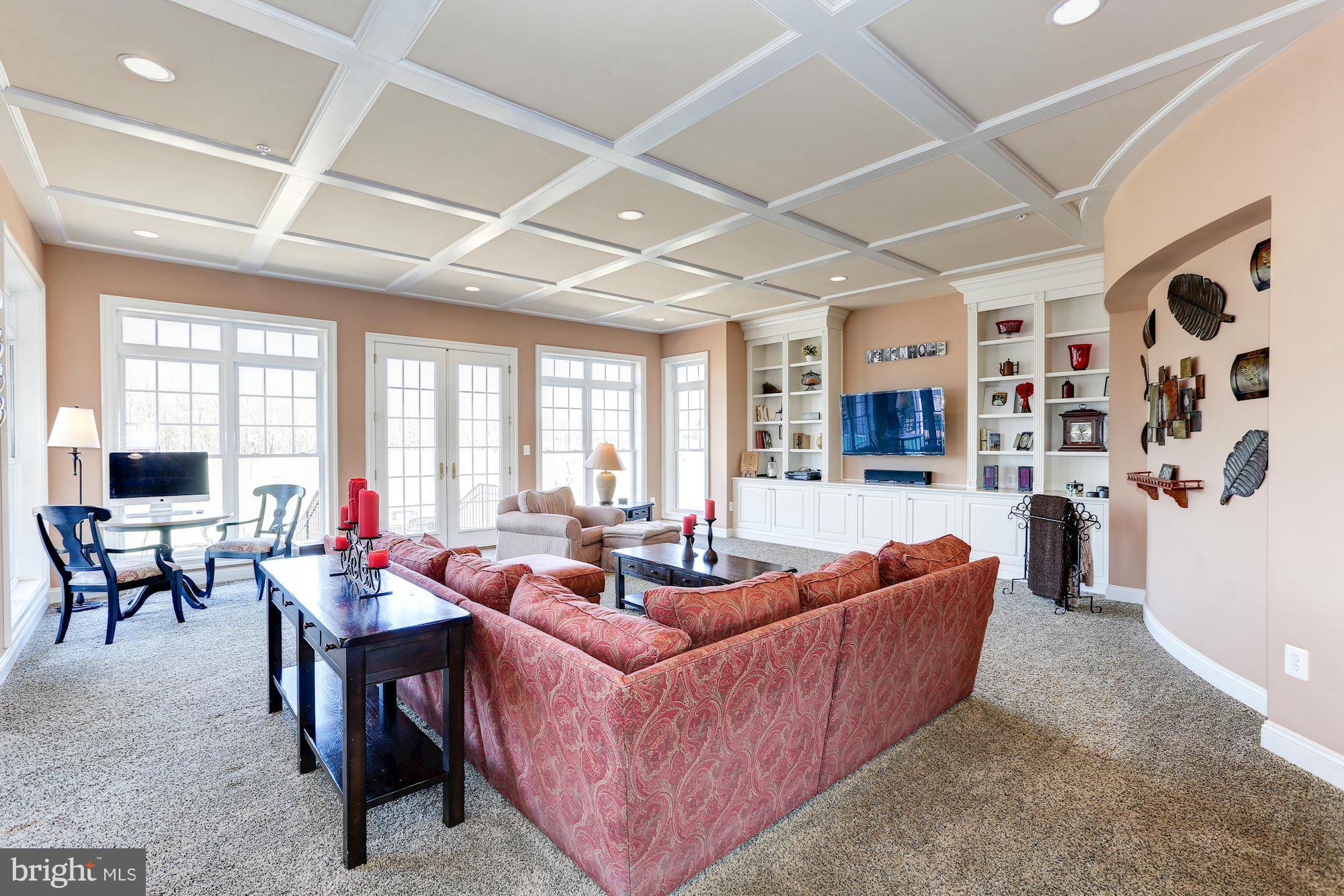 POOLESVILLE - Residential