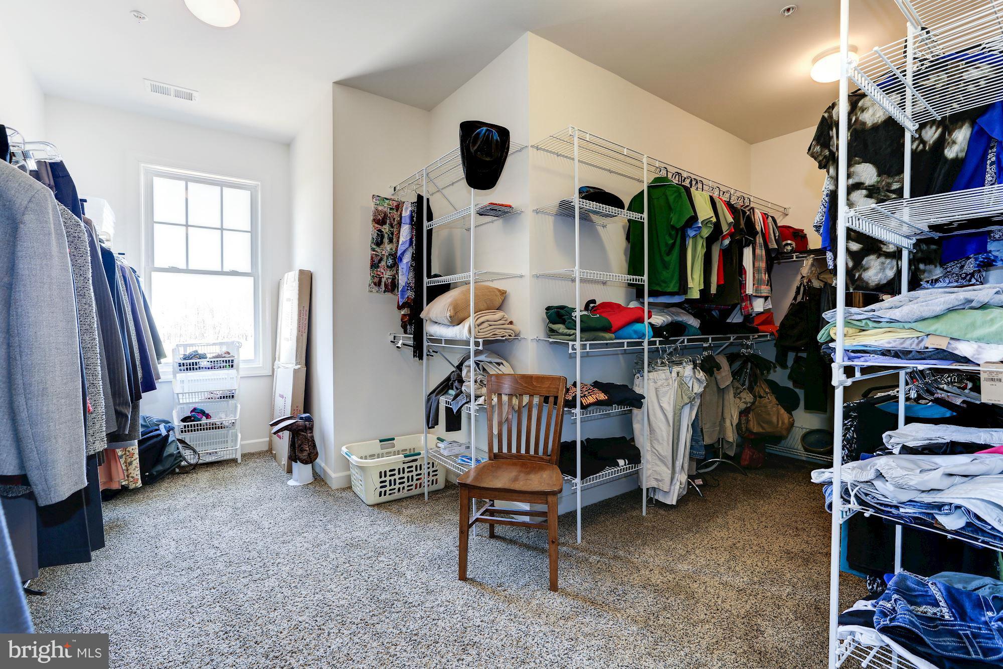 POOLESVILLE - Residential