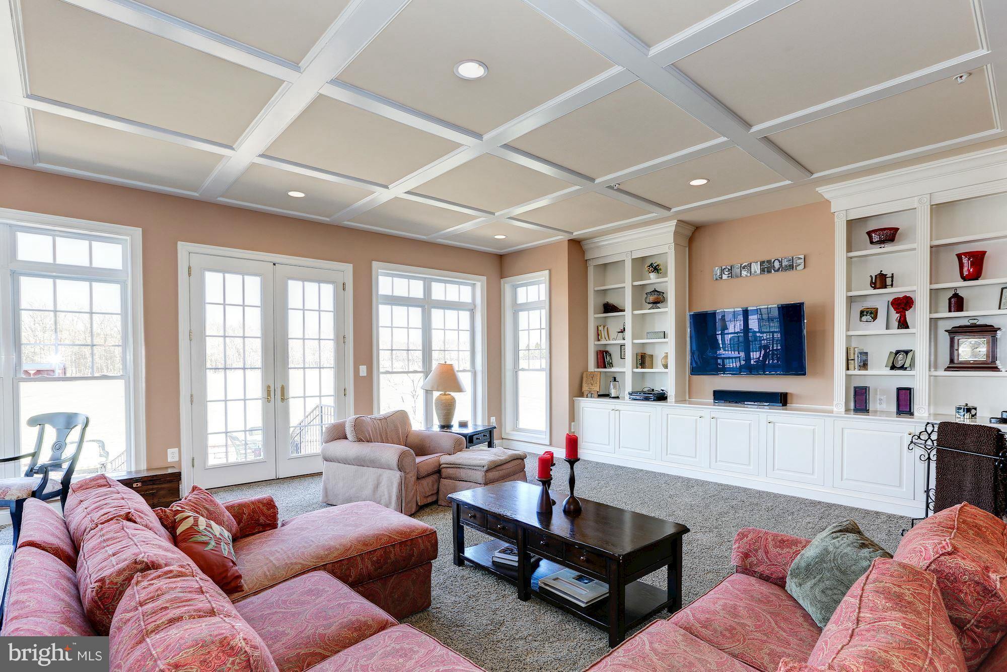 POOLESVILLE - Residential