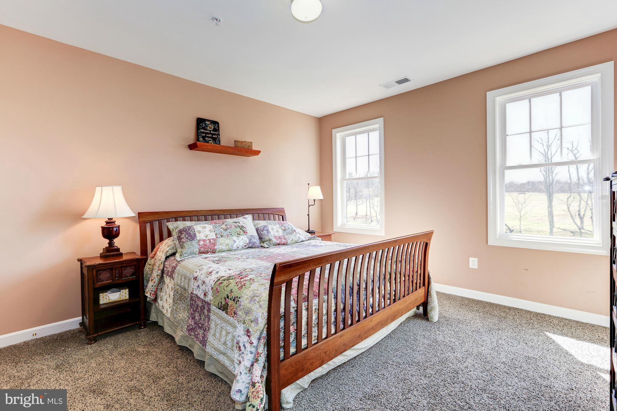 POOLESVILLE - Residential