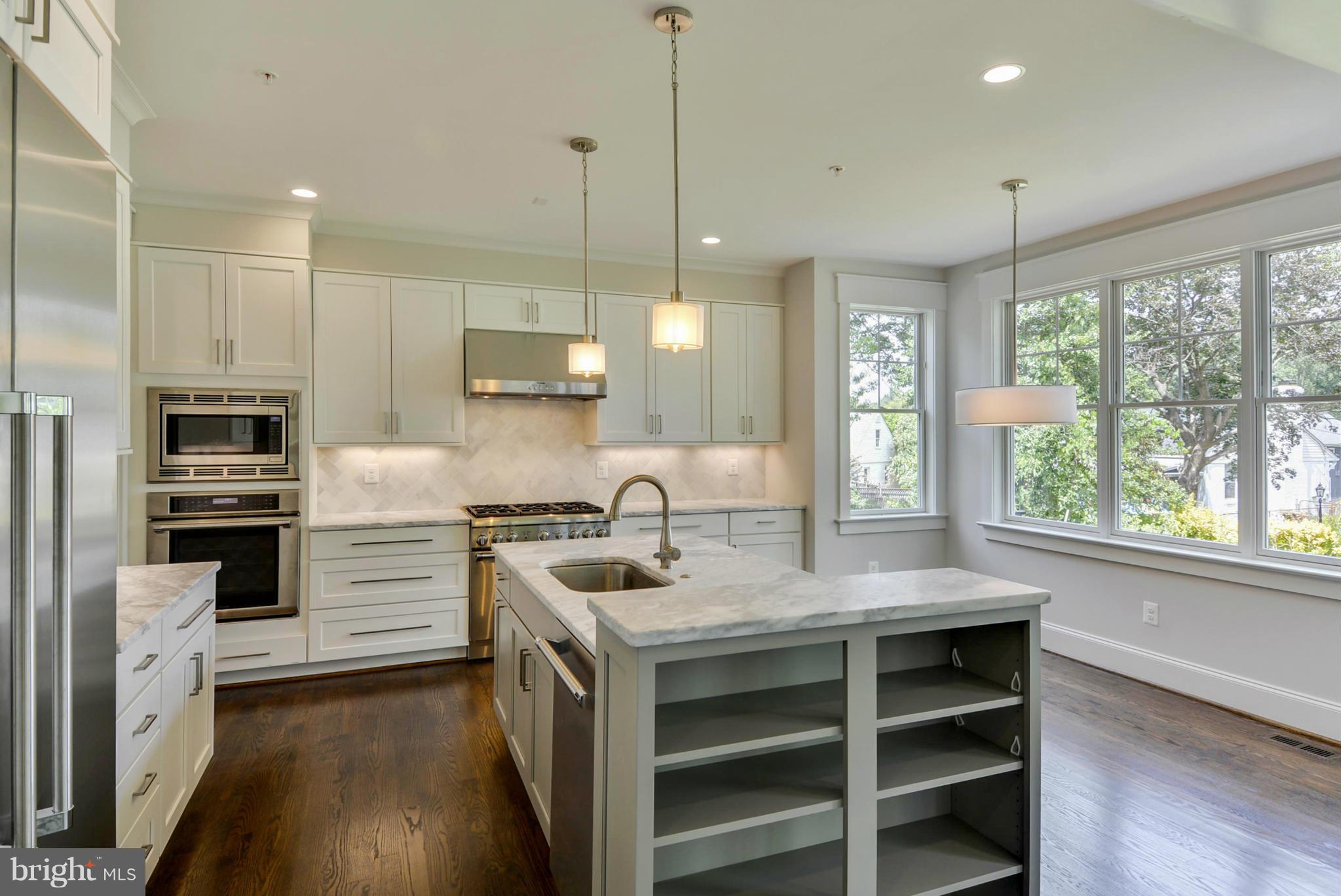 HENDRY ESTATES - Residential