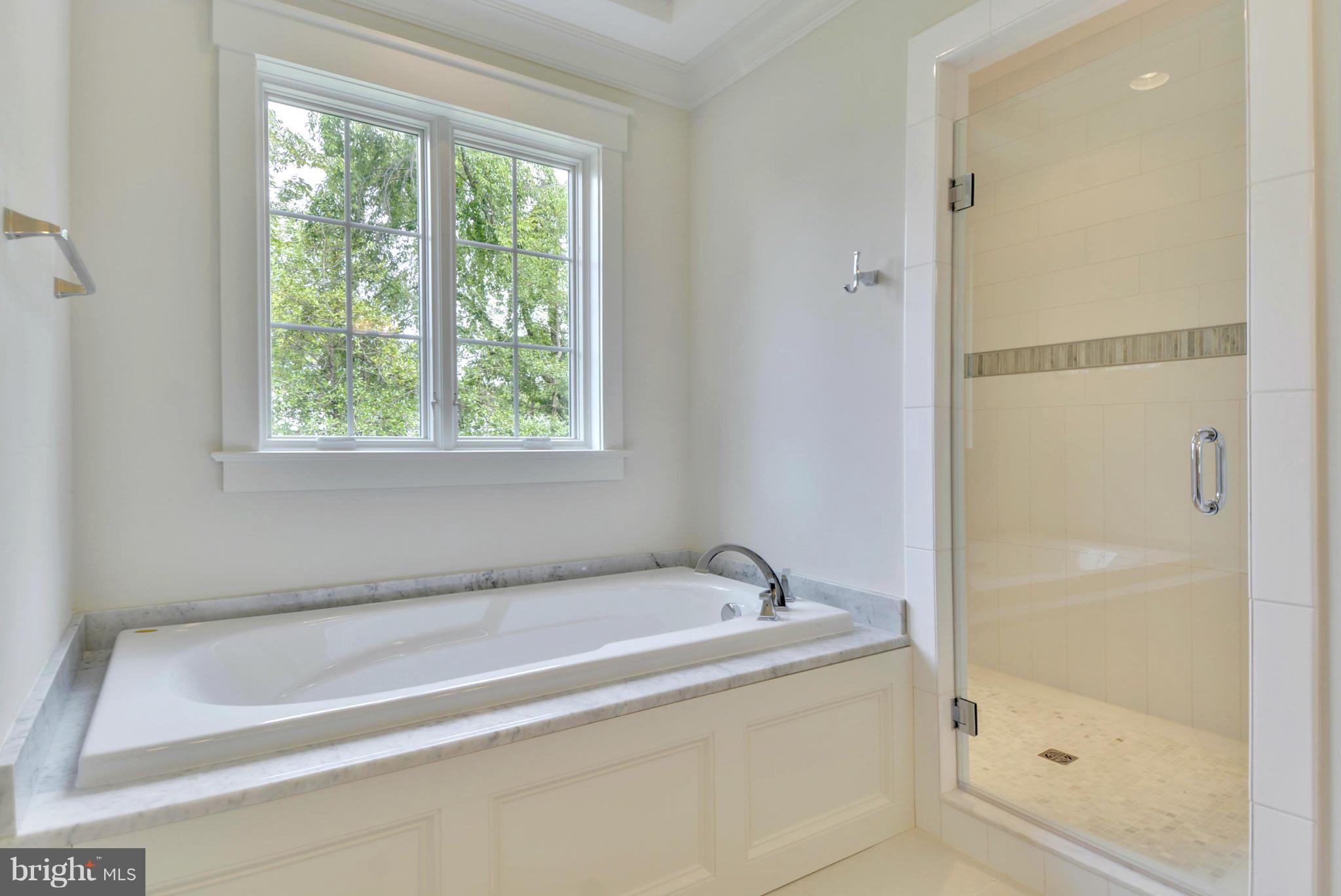 HENDRY ESTATES - Residential