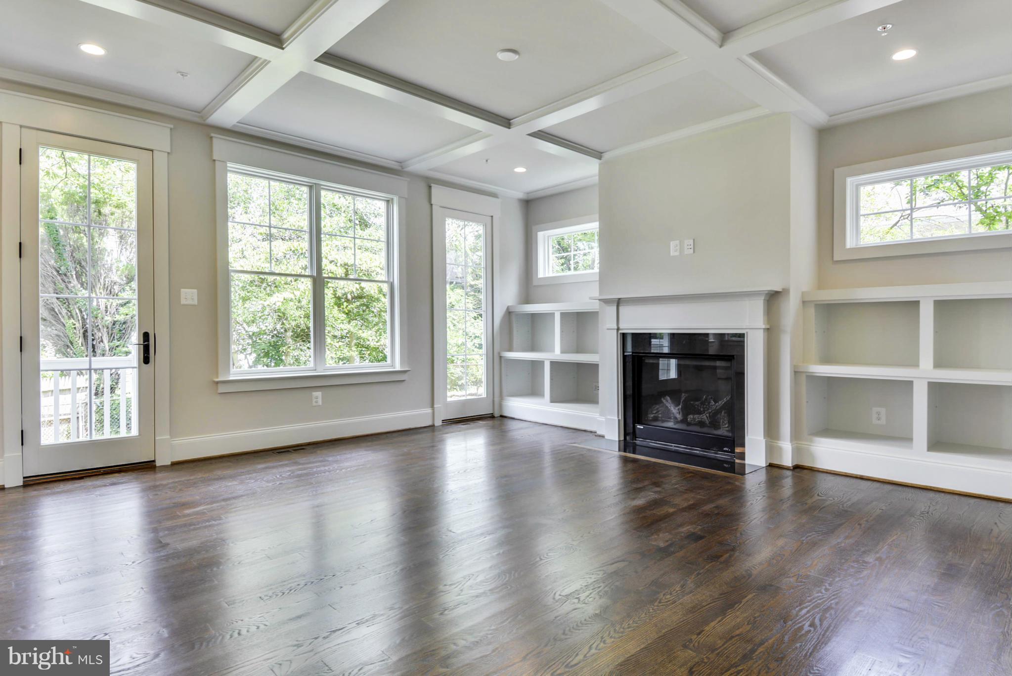 HENDRY ESTATES - Residential