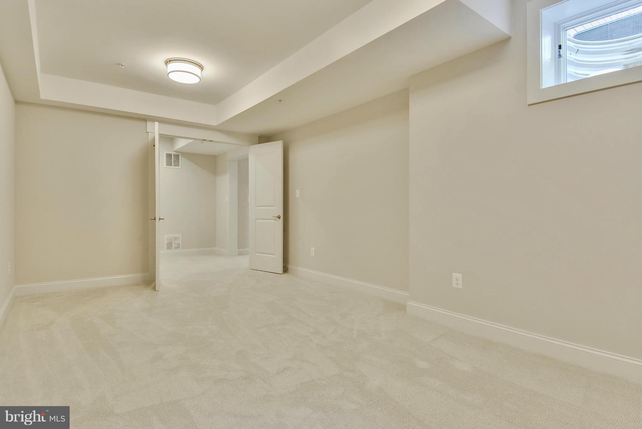 HENDRY ESTATES - Residential