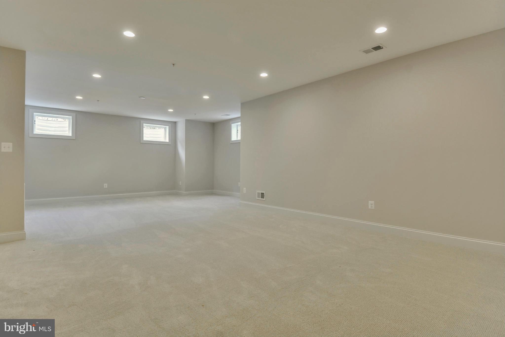 HENDRY ESTATES - Residential