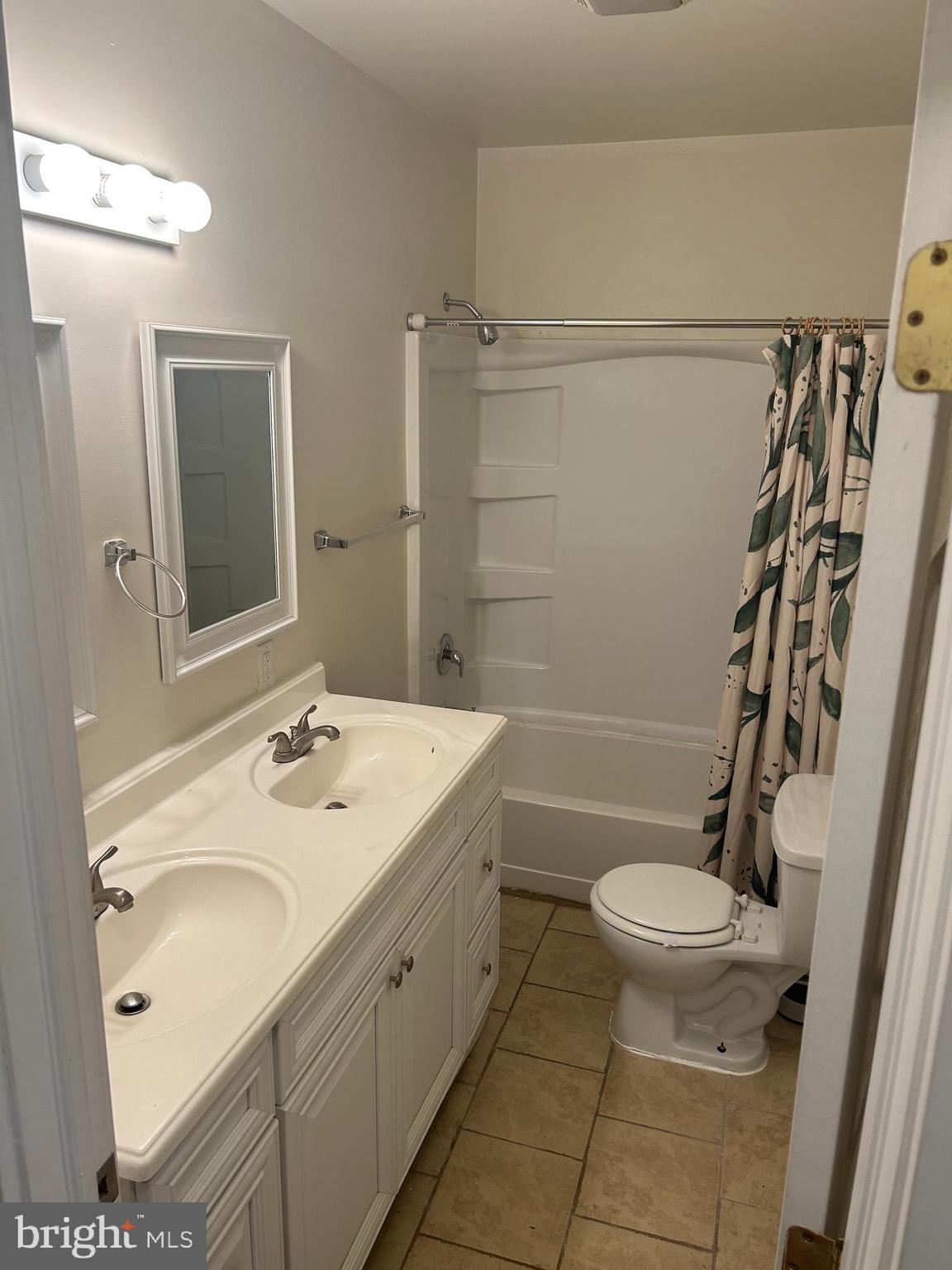 SHARSWOOD - Residential Lease