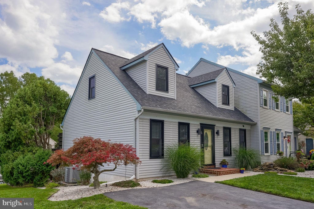 Photo of 24 Kenbridge Lane, ELIZABETHTOWN, PA 17022 (MLS # PALA2094842)