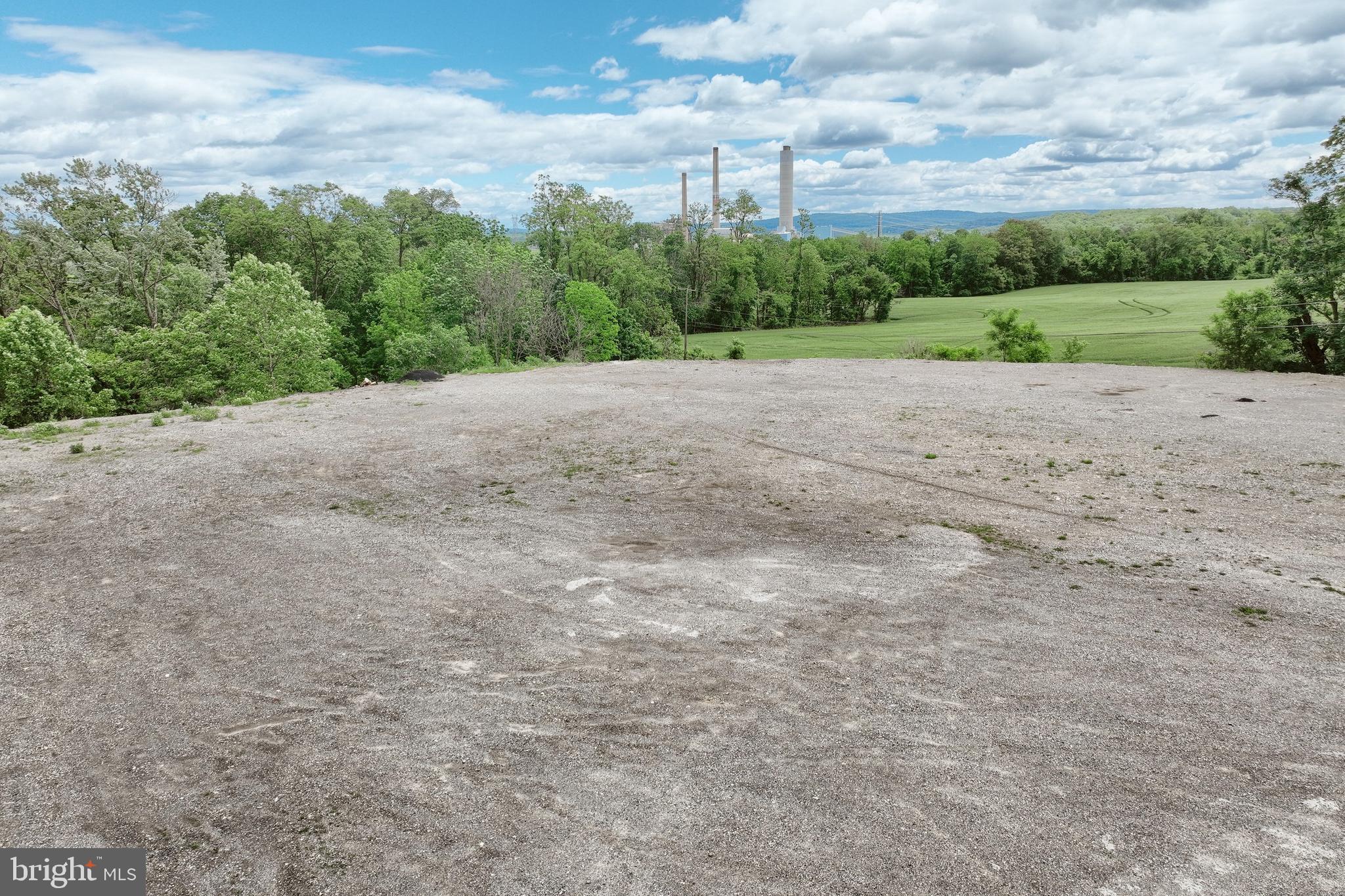 124, 126,128 and Rear FALLSVIEW AVENUE