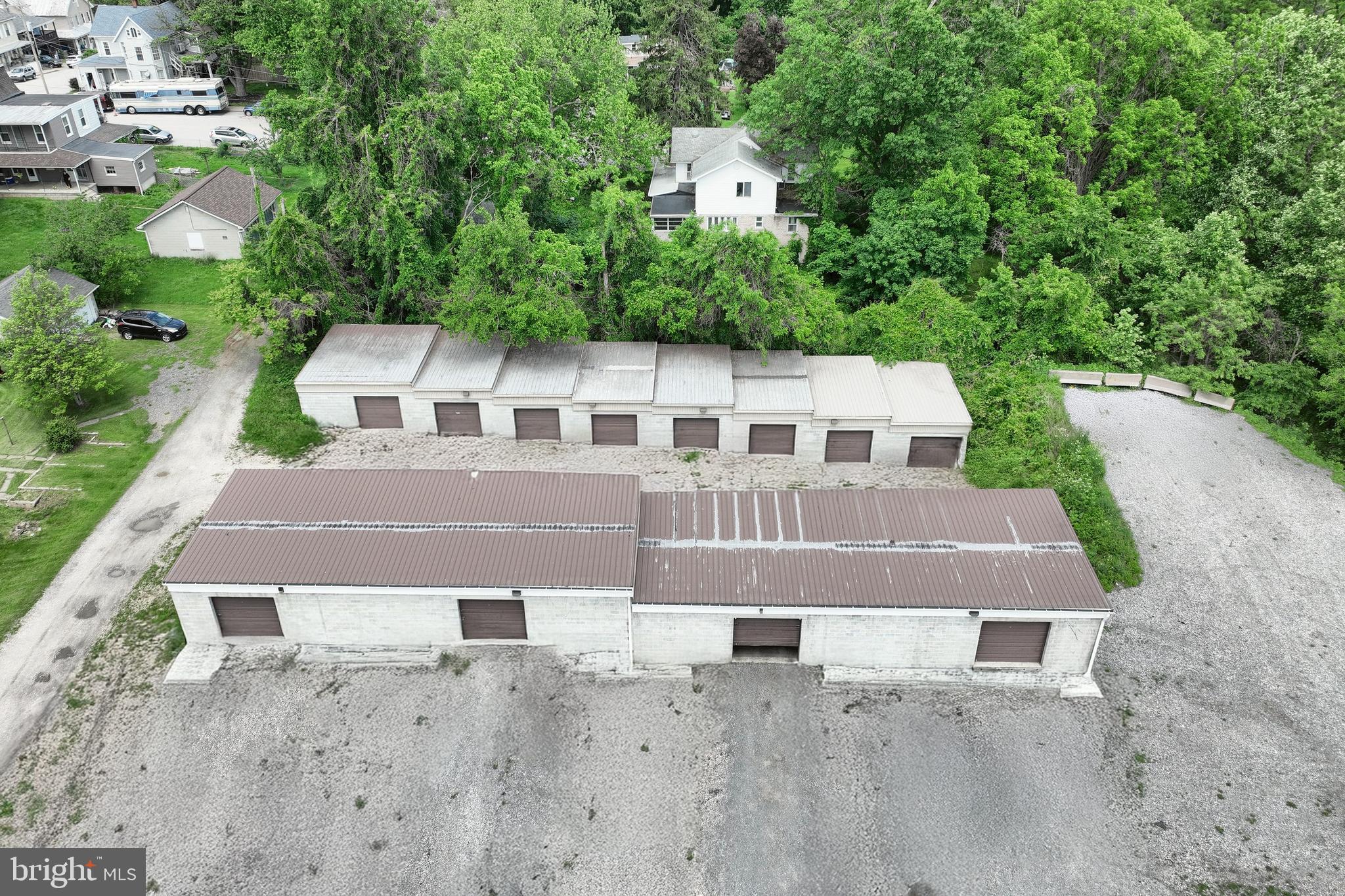 124, 126,128 and Rear FALLSVIEW AVENUE