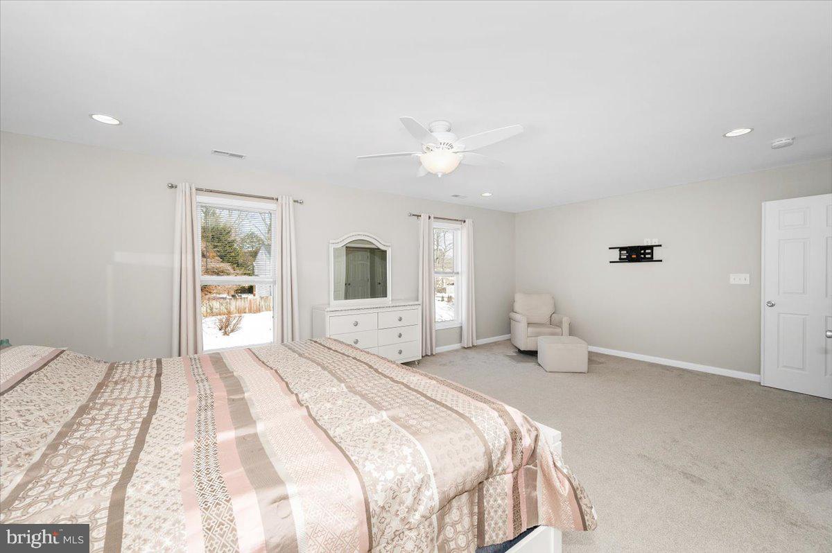 OAK HOLLOW - Residential