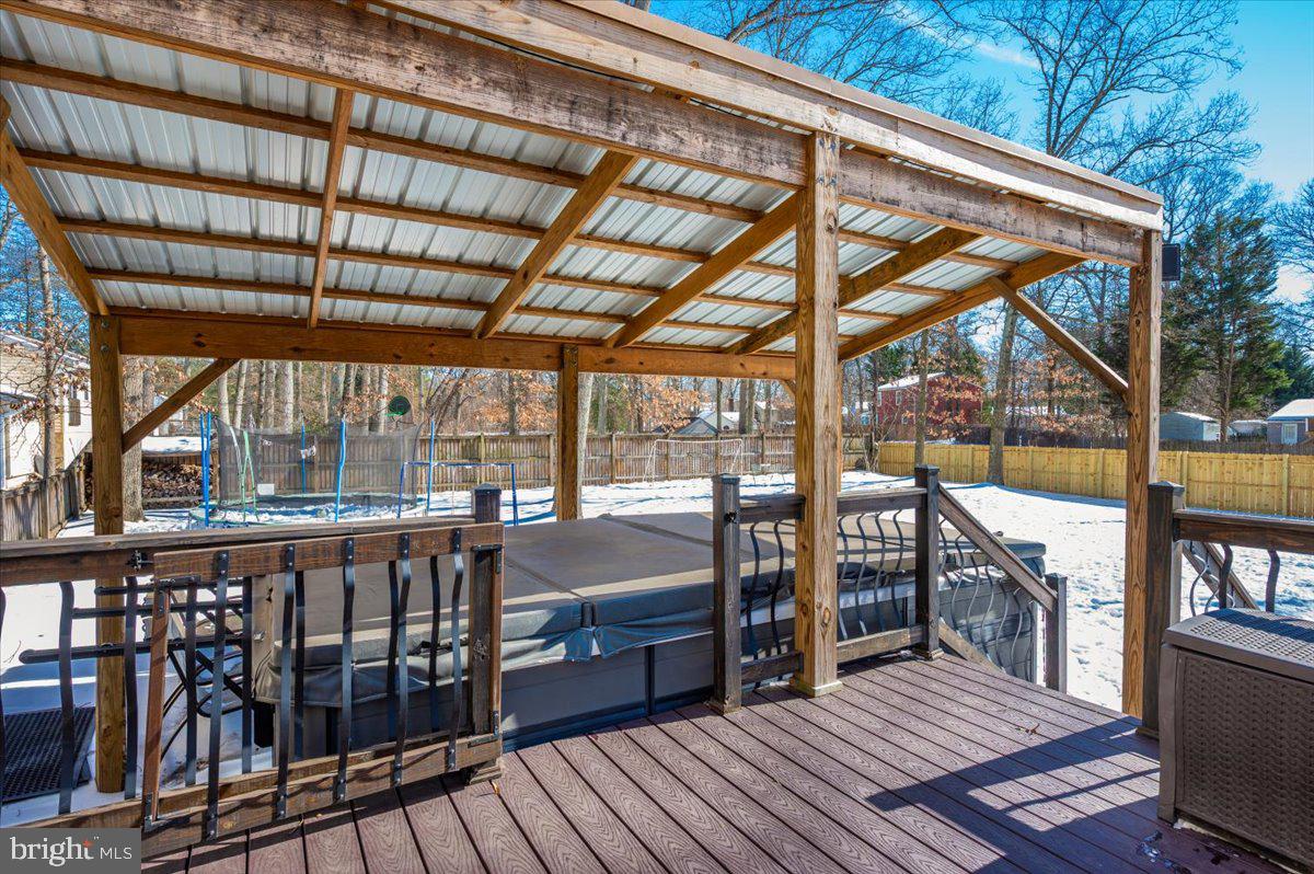 OAK HOLLOW - Residential