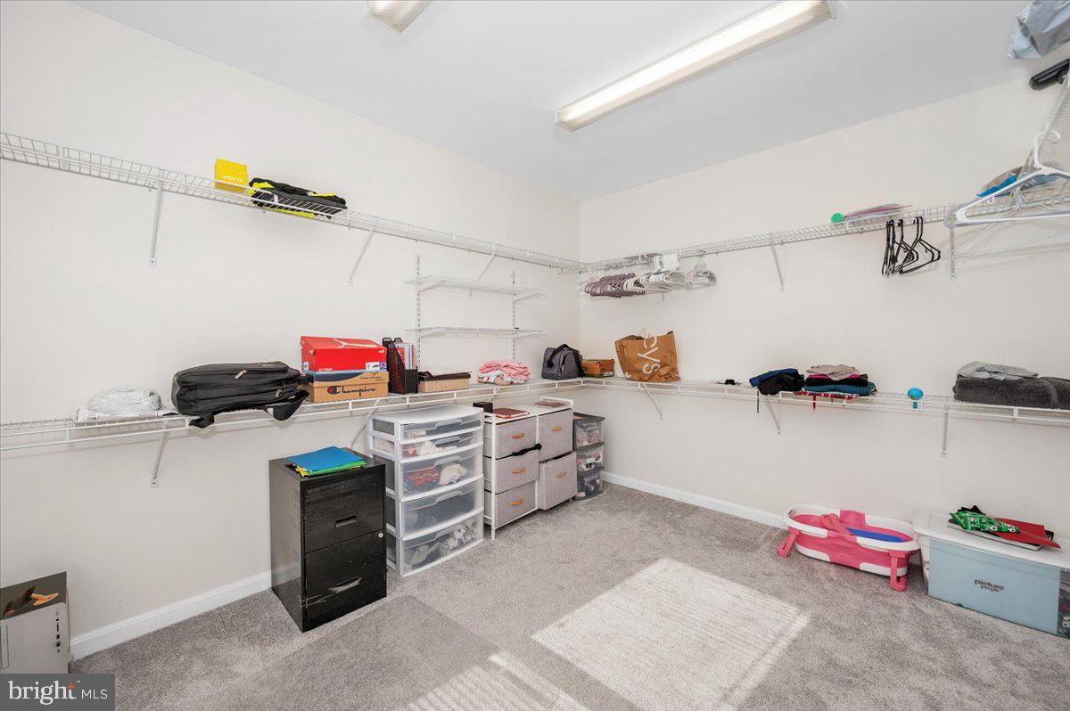 OAK HOLLOW - Residential