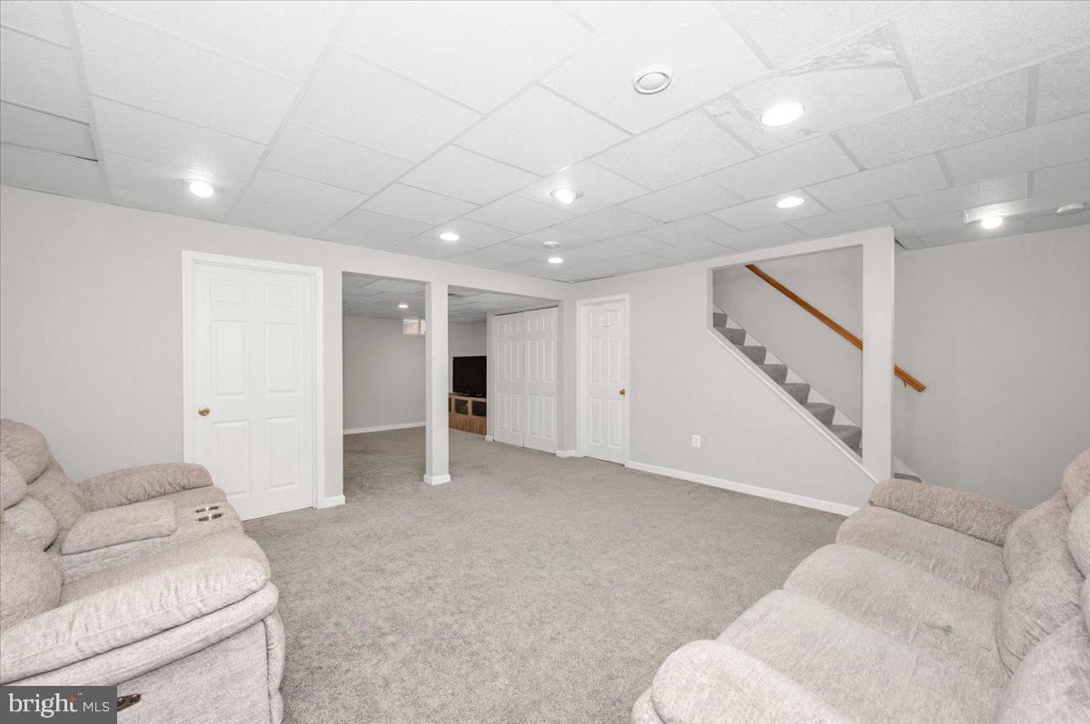 OAK HOLLOW - Residential