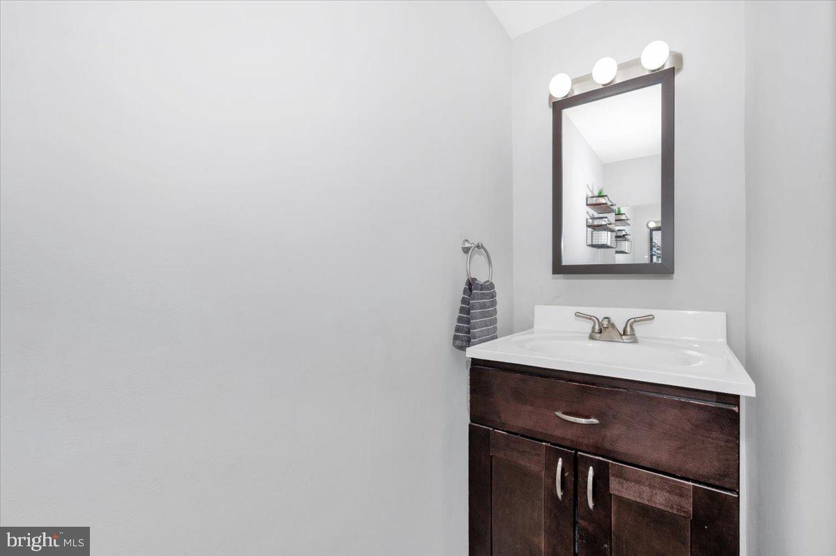 OAK HOLLOW - Residential