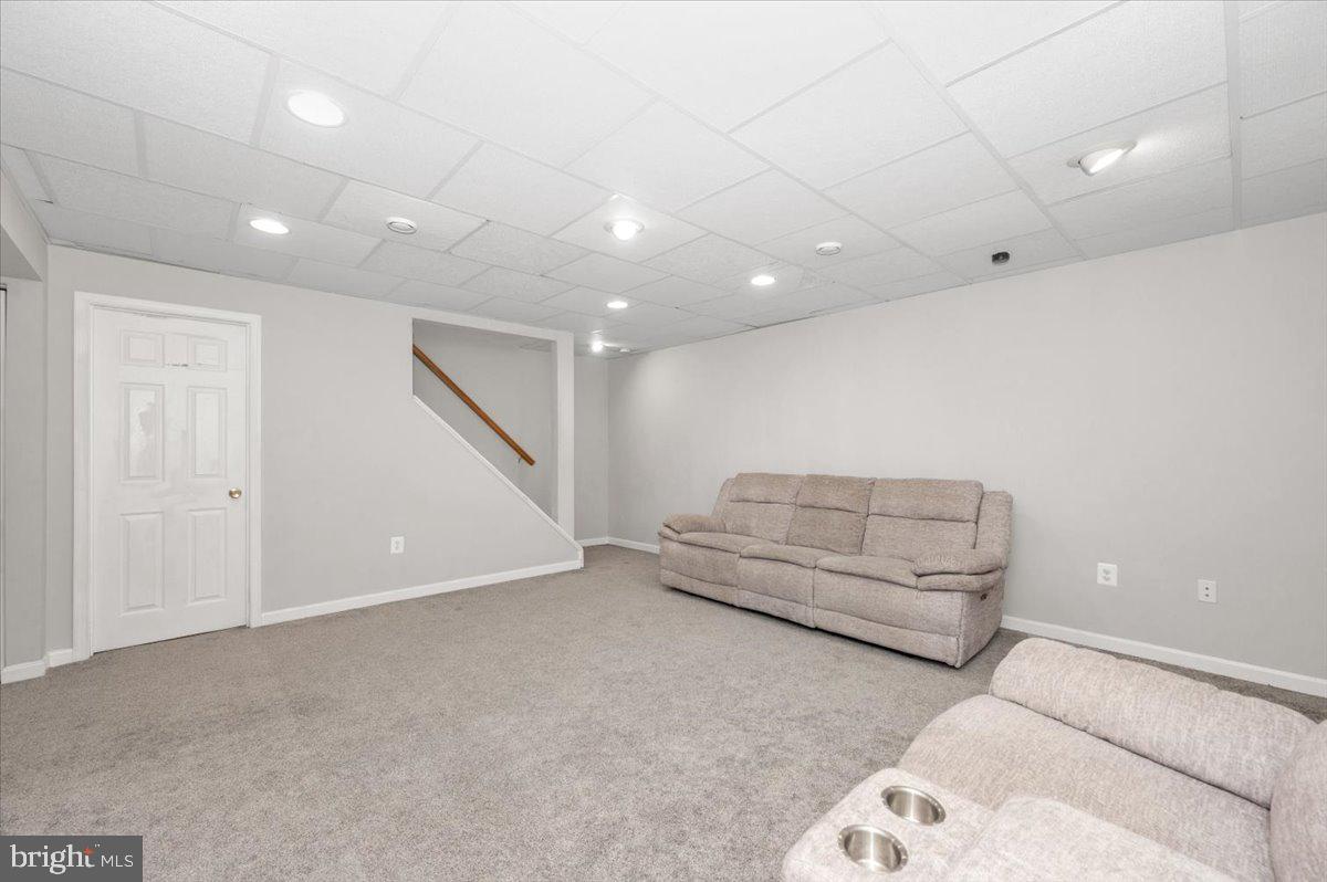 OAK HOLLOW - Residential