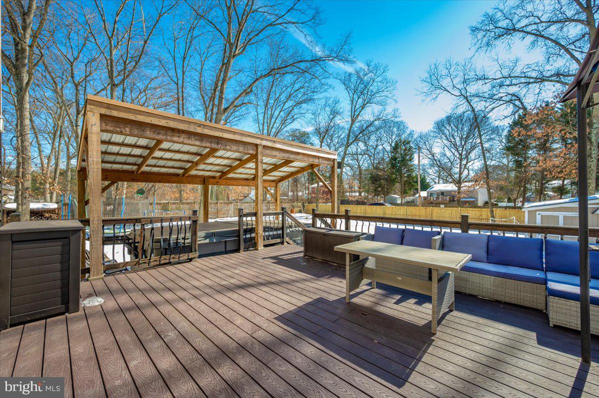 OAK HOLLOW - Residential