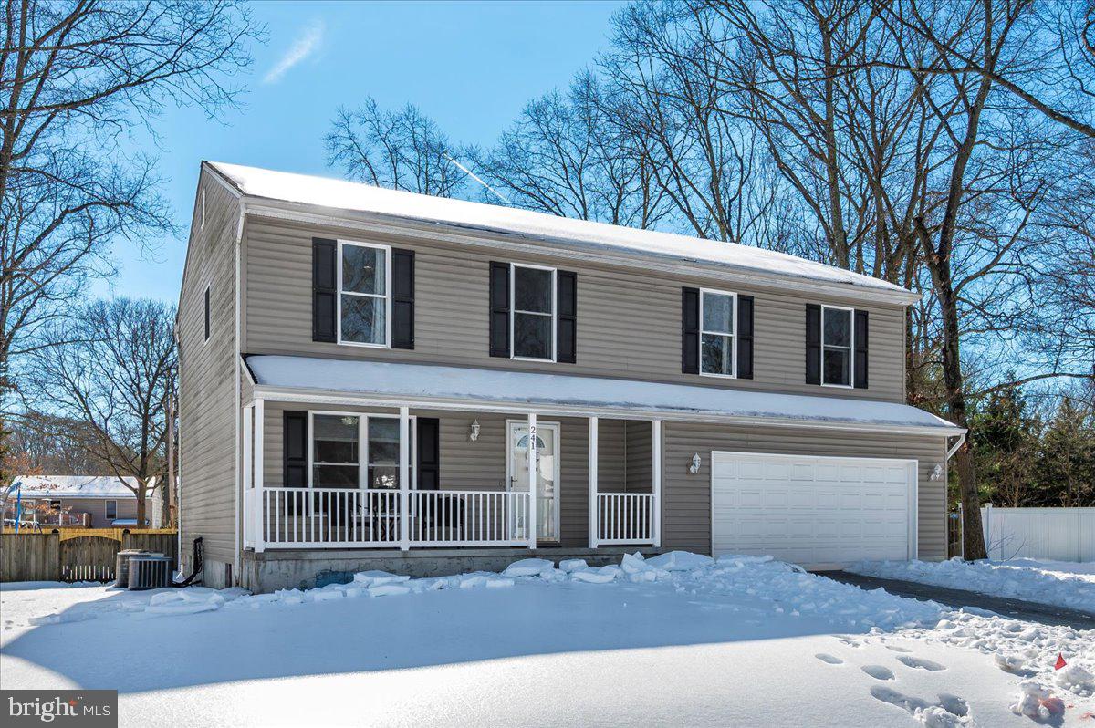 OAK HOLLOW - Residential