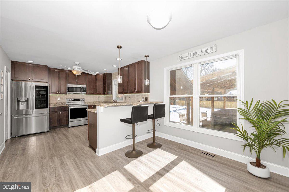 OAK HOLLOW - Residential