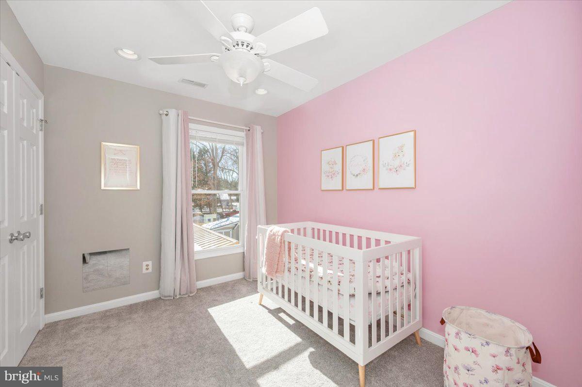 OAK HOLLOW - Residential