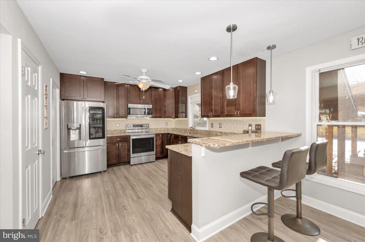 OAK HOLLOW - Residential