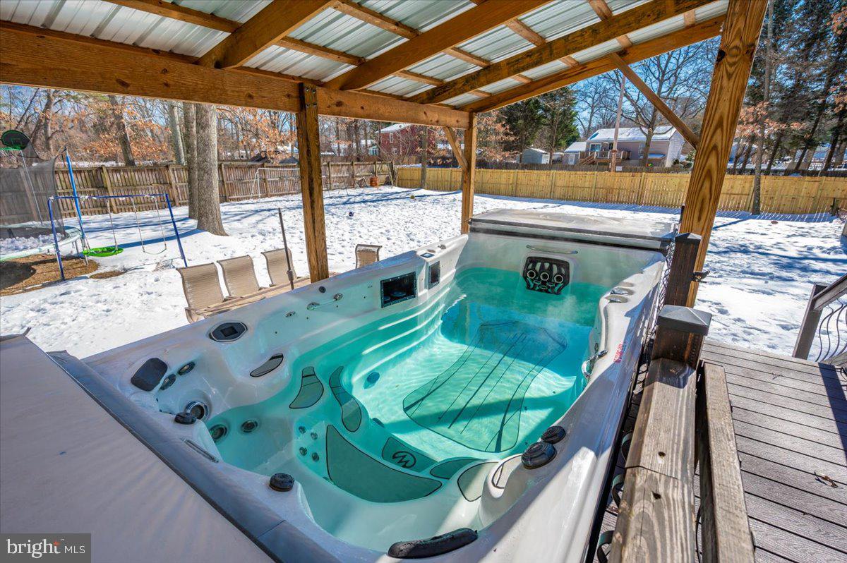 OAK HOLLOW - Residential